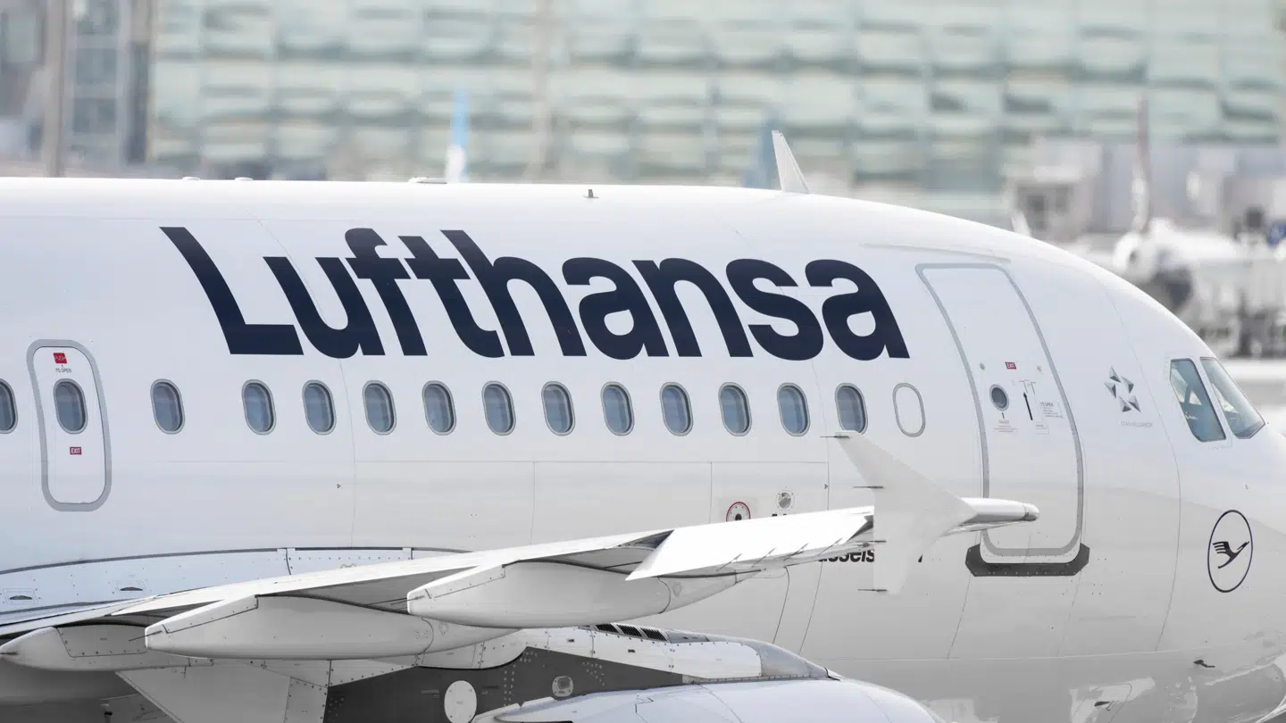 Lufthansa er et tysk flyselskab med hovedbase i München. Flyselskabet vil fjerne tusindvis af stillinger, skriver tyske Bild mandag.