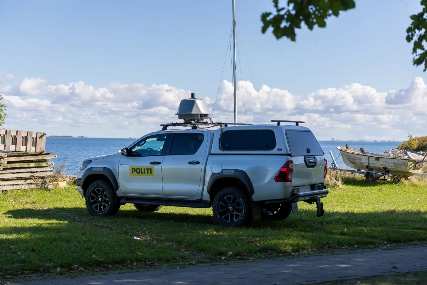 Politiet og PET var tirsdag til stede ved Kastrup Strandpark nær Københavns Lufthavn, efter at droner aftenen forinden fløj over lufthavnen, og luftrummet blev lukket i nogle timer. (Arkivfoto).