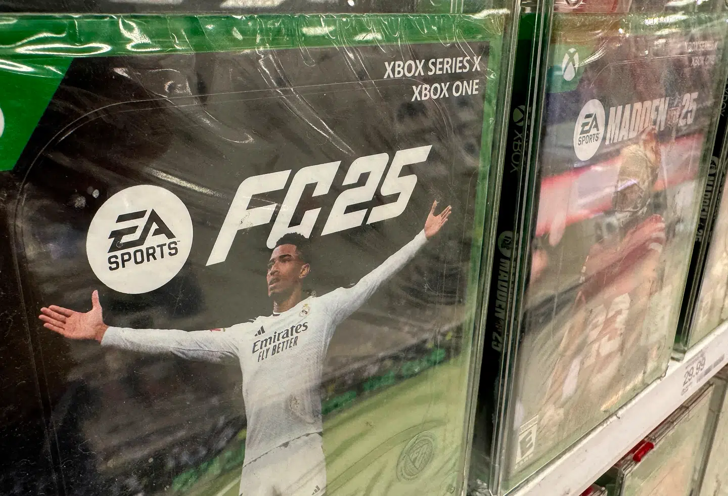 Den amerikanske spilgigant EA står bag en række kendte spilserier. Nu bliver selskabet overtaget for et trecifret milliardbeløb og afnoteres så på børsen.