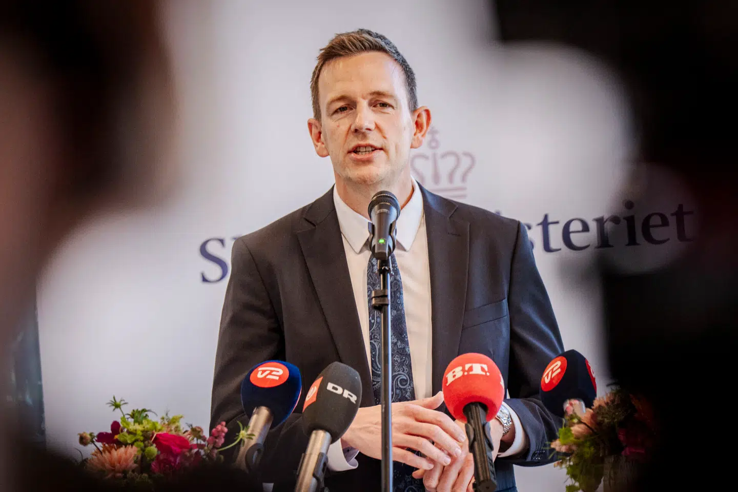 B.T. beskrev tirsdag, hvordan Liberal Alliances partileder, Alex Vanopslagh lægger pres på den nyudnævnte udlændinge- og integrationsminister, Rasmus Stoklund (S).