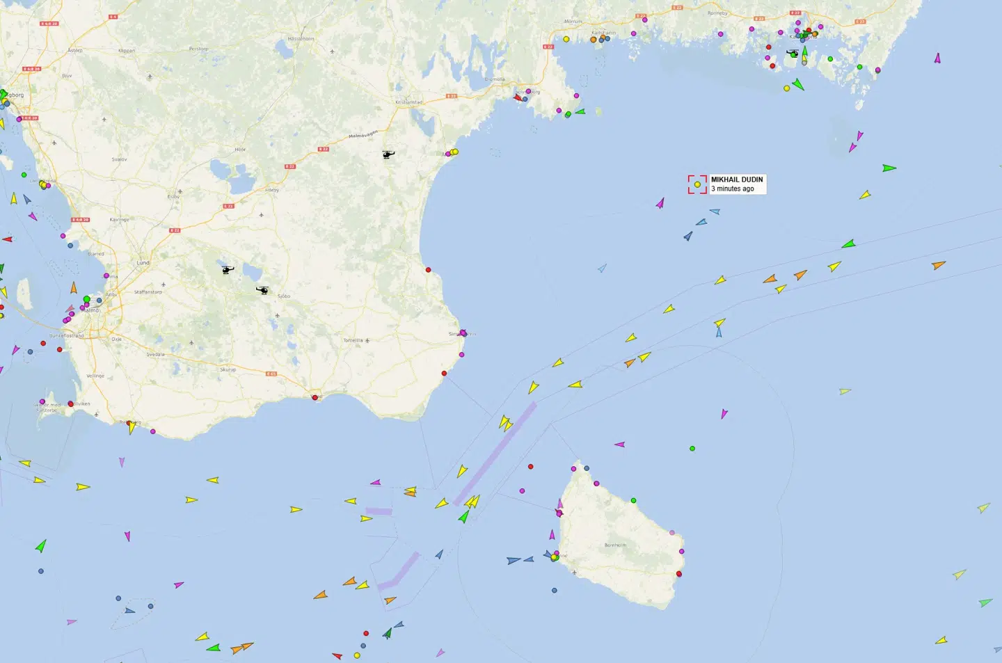 Mikhail Dudin ligger stille i Østersøen.