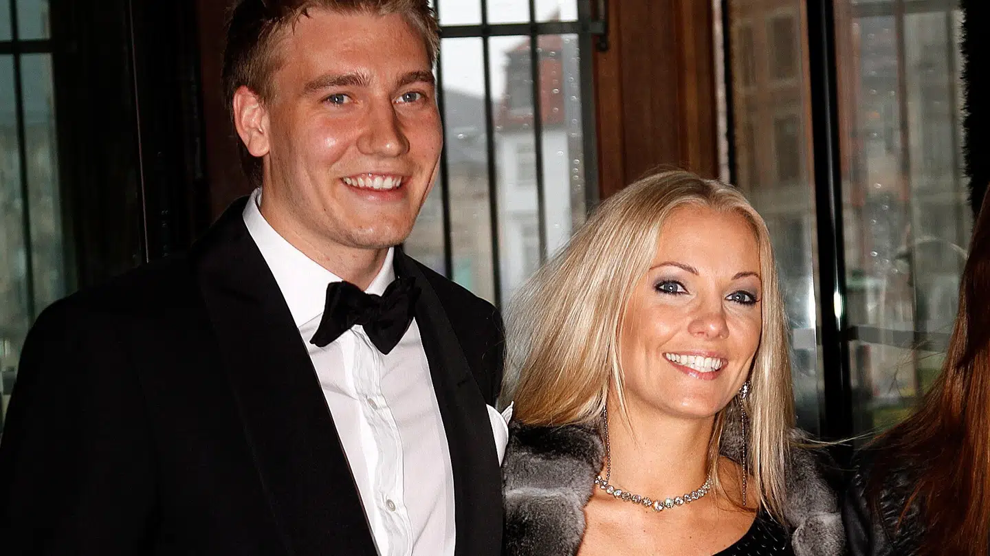 Nicklas Bendtner og Caroline Fleming sammen til DANSK Fashion Awards i maj 2010. Syv måneder senere fødte Fleming sønnen Nicholas.