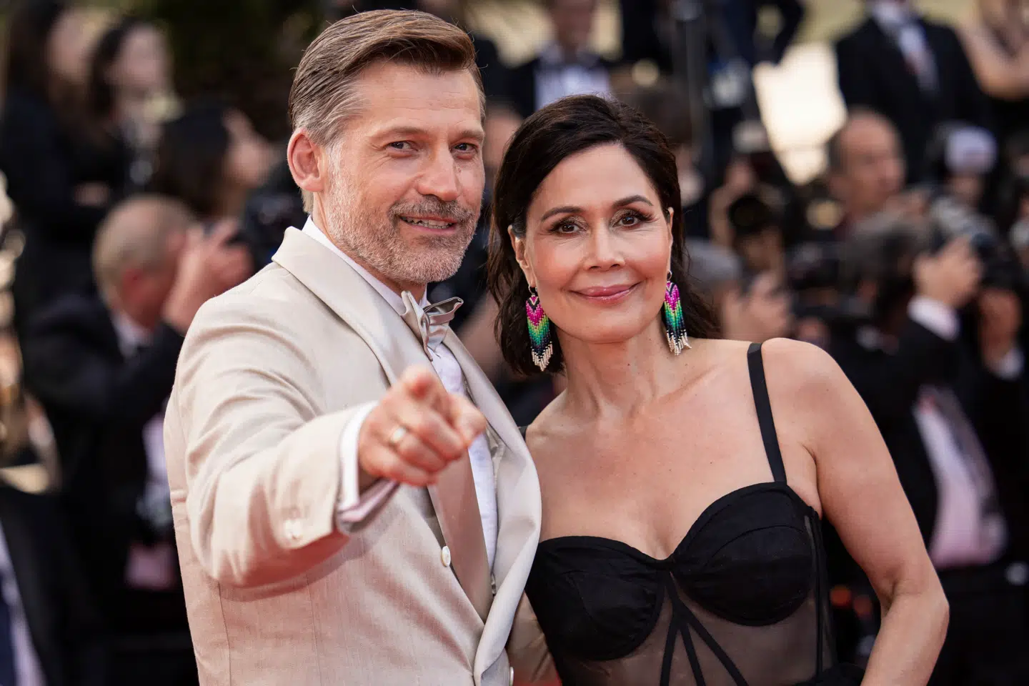 Nikolaj Coster-Waldau og Nukaka Coster-Waldau er forældre til skuespillerdøtrene Safina og Filippa Coster-Waldau. Her ses forældrene til Cannes Film Festival i 2023.
