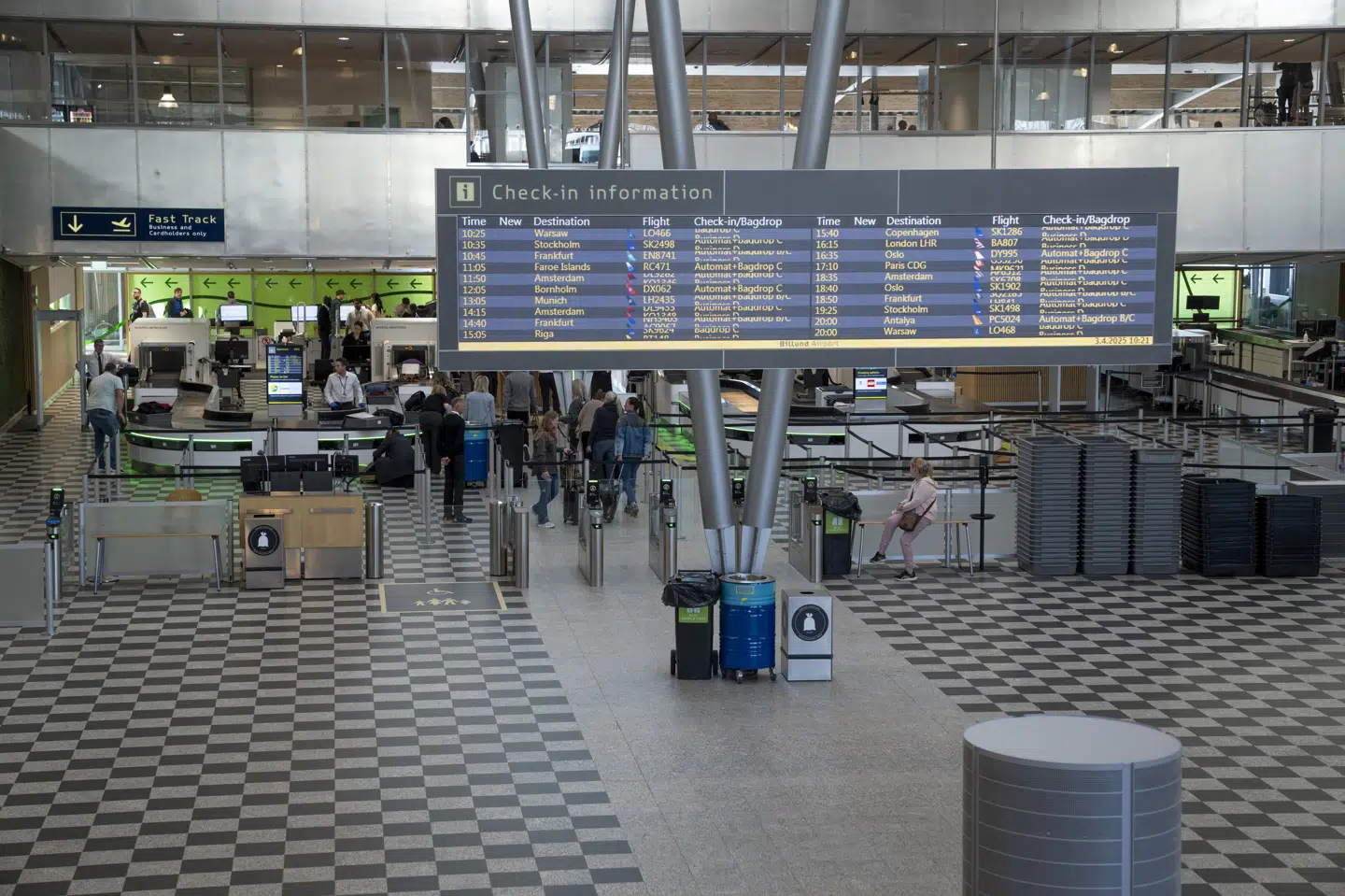 Der bliver fremover mere travlt i lufthavnen i Billund, når Norwegian i næste års sommerprogram åbner ti nye ruter til udlandet. (Arkivfoto).