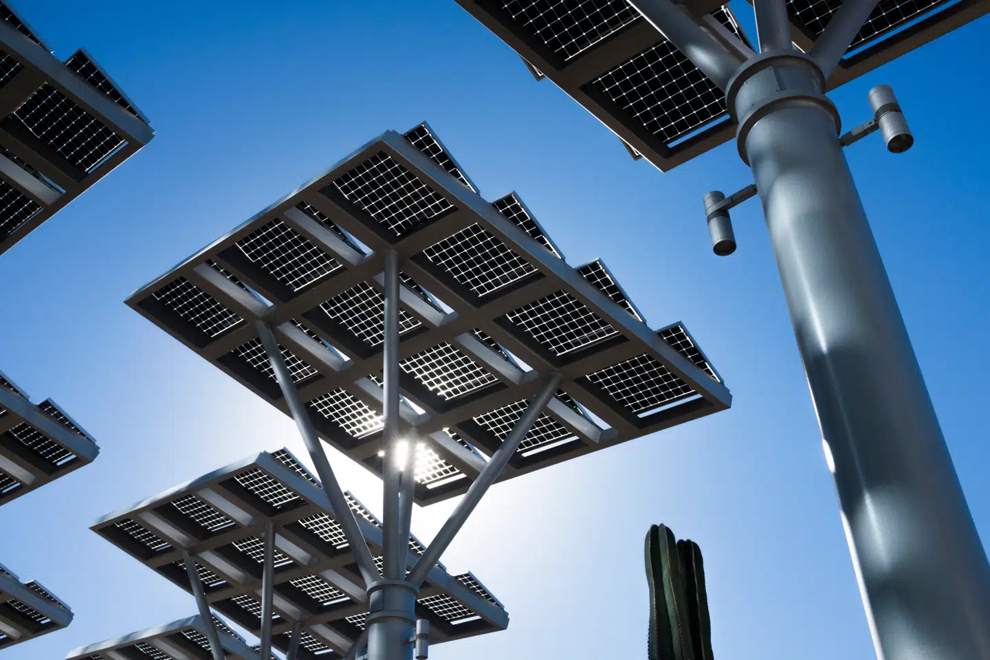 Blandt andet grøn energi fra solceller får elpriser til at svinge mere.