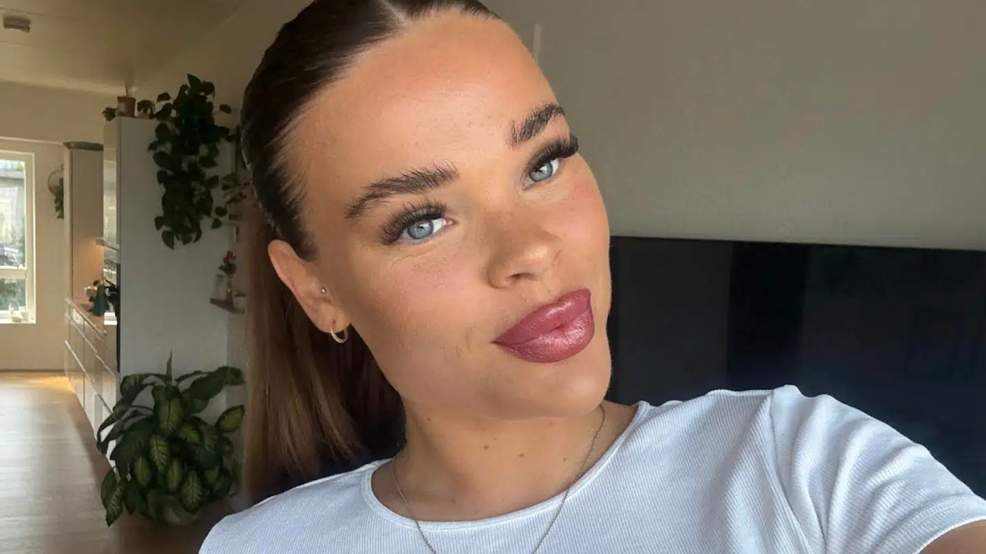 "Jeg havde ikke et madforbrug som andre mennesker. Jeg havde et madmisbrug. Til misbrug har man brug for hjælp, men først skal man erkende, at man har brug for hjælp," siger 26-årige Alberte Klinder.