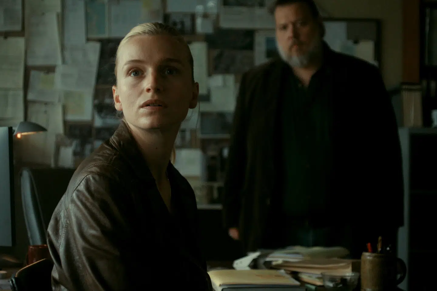 The Legend har danske Clara Dessau som Sara/Tea og Nicolas Bro som Folke i hovedrollerne.