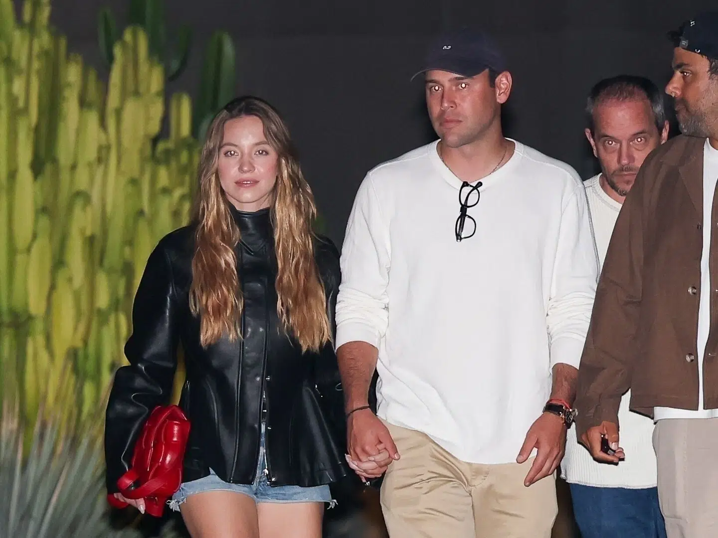 Her ses Sydney Sweeney hånd i hånd med sin nye kæreste, Scooter Braun.