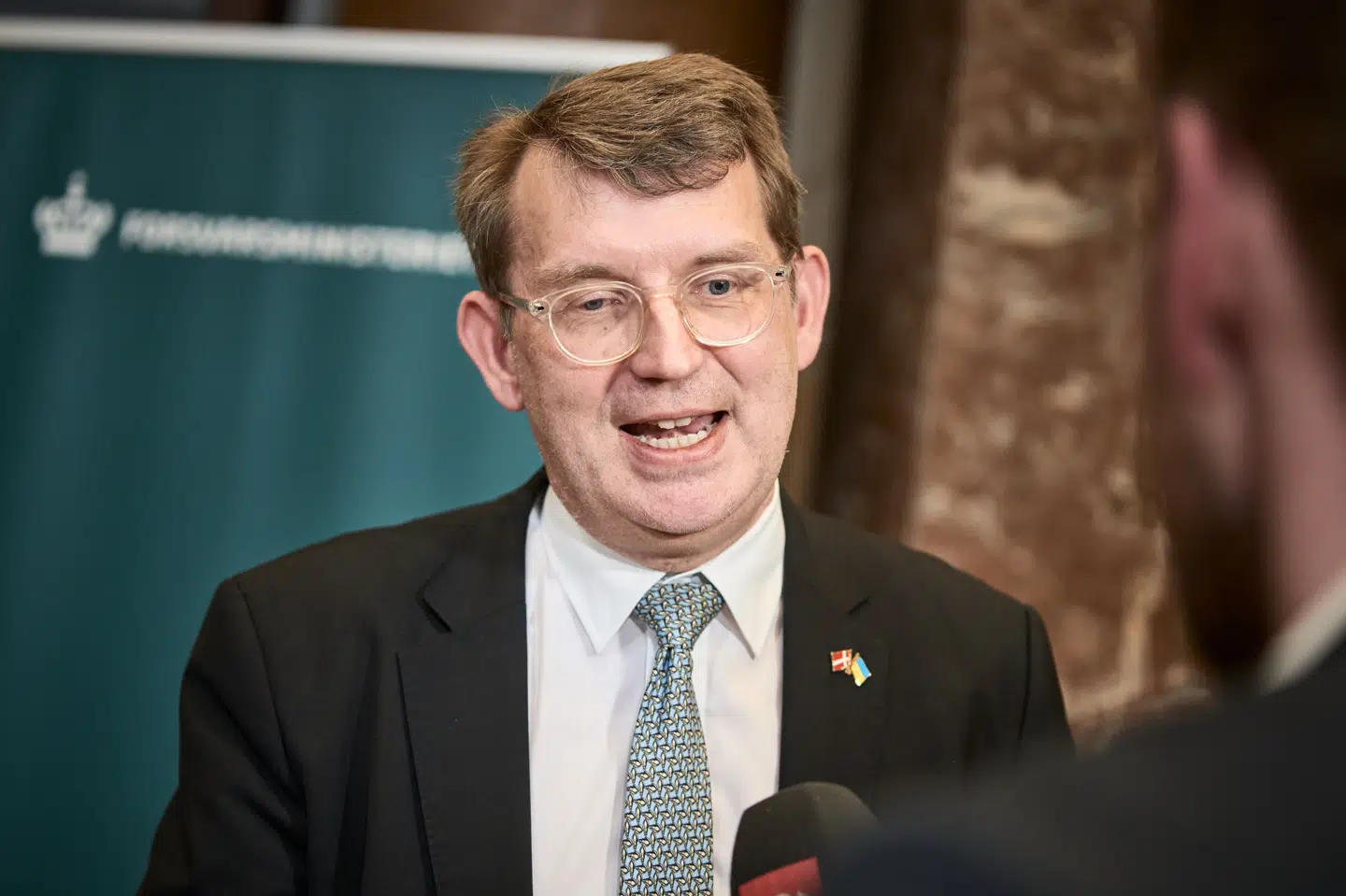 Forsvarsminister Troels Lund Poulsen (V) præsenterede en ny flådeplan 22. april, og som en del af den var nye havmiljø- og minelægningsfartøjer. Dem har ministeren og partierne i forsvarsforligskredsen nu besluttet sig for at indlede forhandlinger om med konsortiet Danske Flådestøtteskibe K/S. (Arkivfoto).