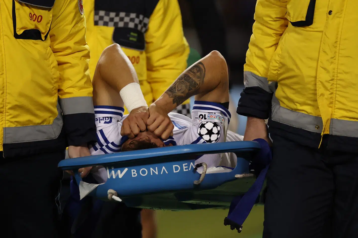 Rodrigo Huescas forlod efter 13 minutter FCK's kamp mod Qarabag onsdag på en båre.