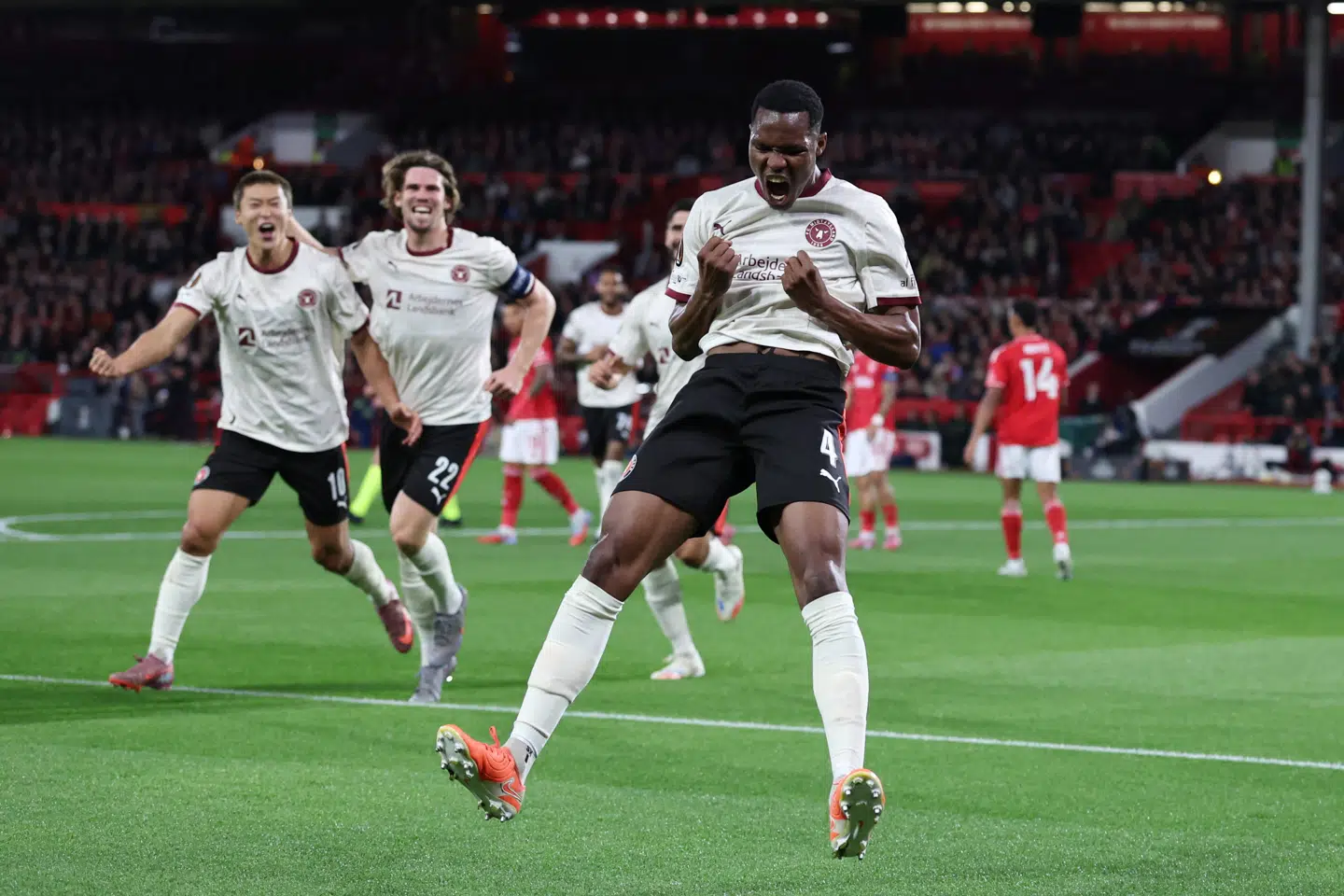 Midtjyderne viste klassen på dødbolde, som gav Premier League-klubben problemer flere gange.