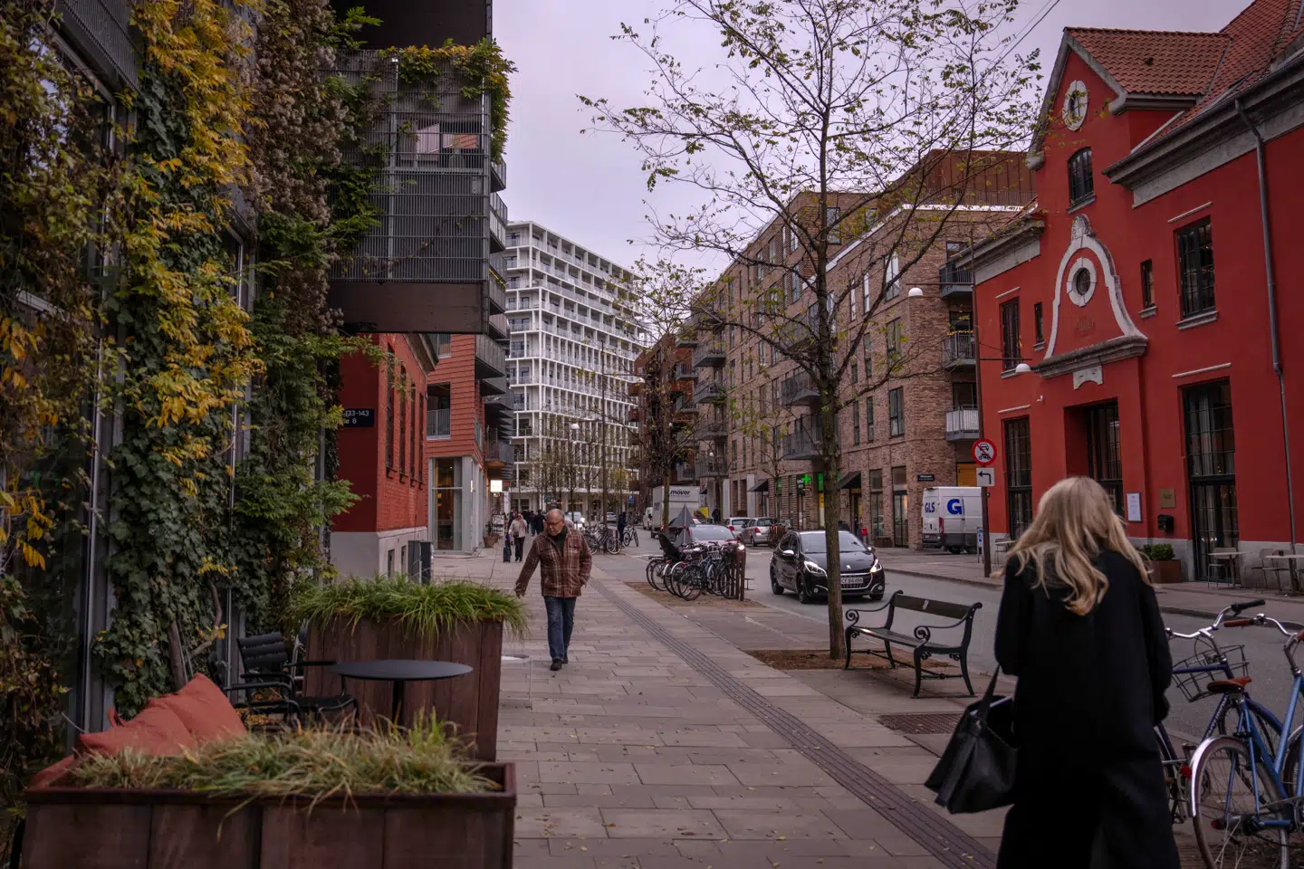 Mængden af salgsskilte i hovedstaden fortsætter med at svinde ind og giver markant færre boliger at vælge imellem.