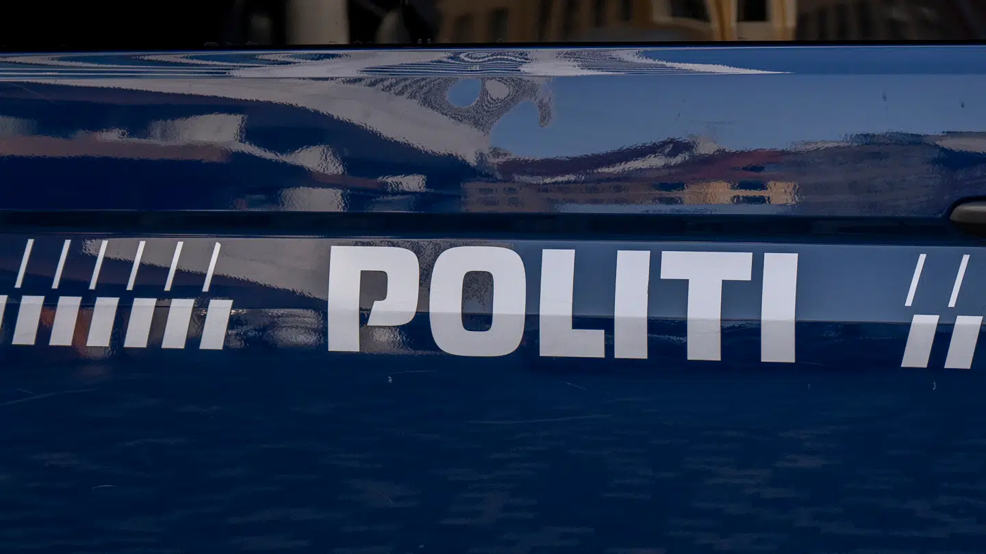 Nordjyllands Politi og Nordjyllands Beredskab rykkede søndag ud til en container.