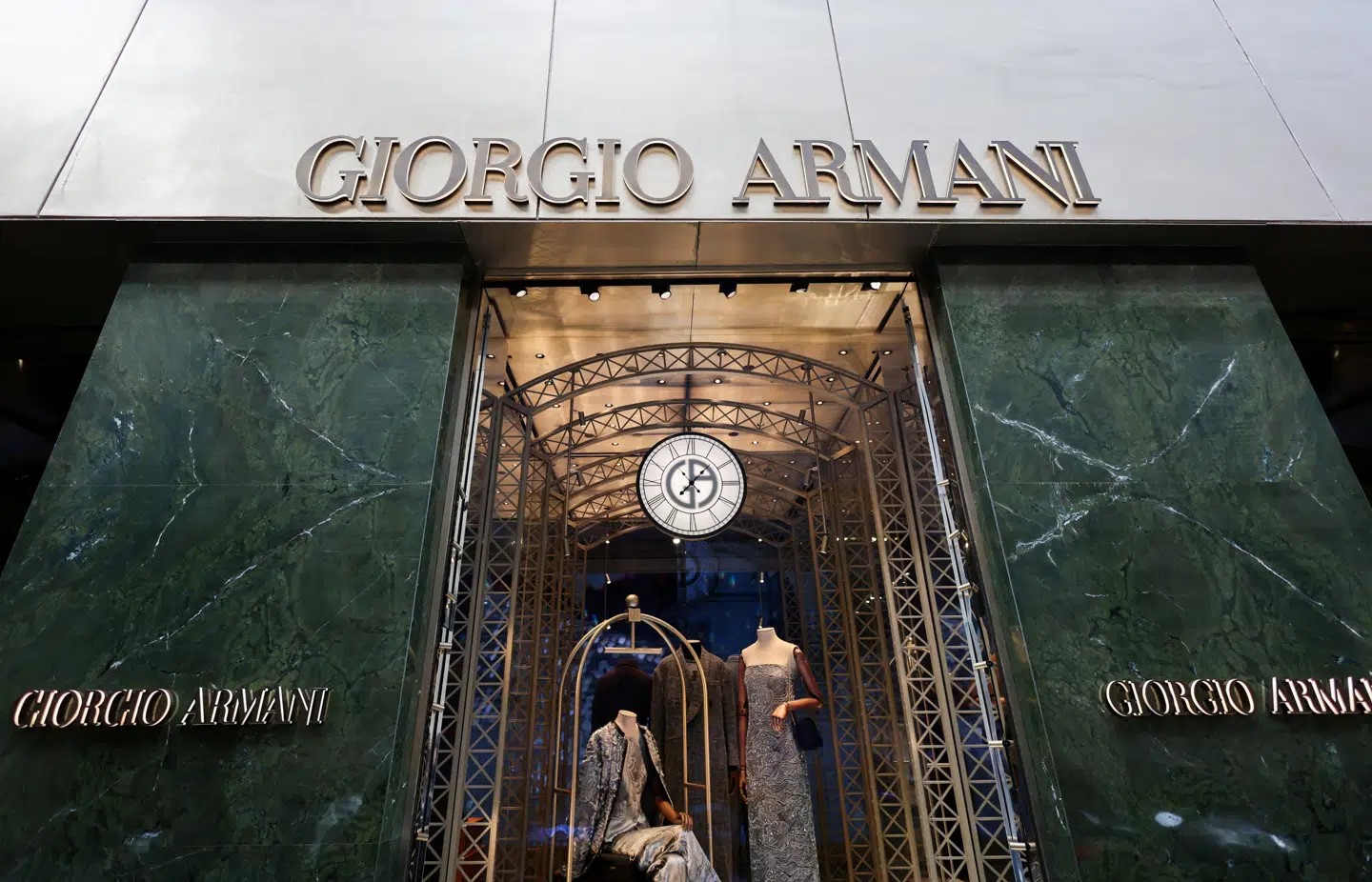 For en måned siden døde Giorgio Armani. I sit testamente ønskede han, at bidder af livsværket skal sælges.
