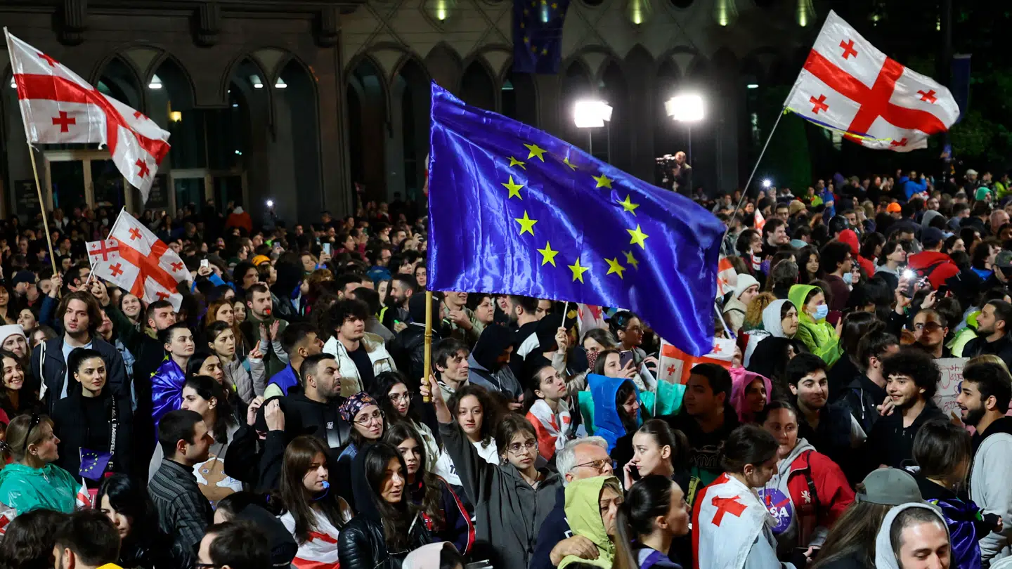 Siden valget sidste år i Georgien har der dagligt været demonstrationer mod regeringen, der beskyldes for at være en marionet for Rusland og Vladimir Putin.