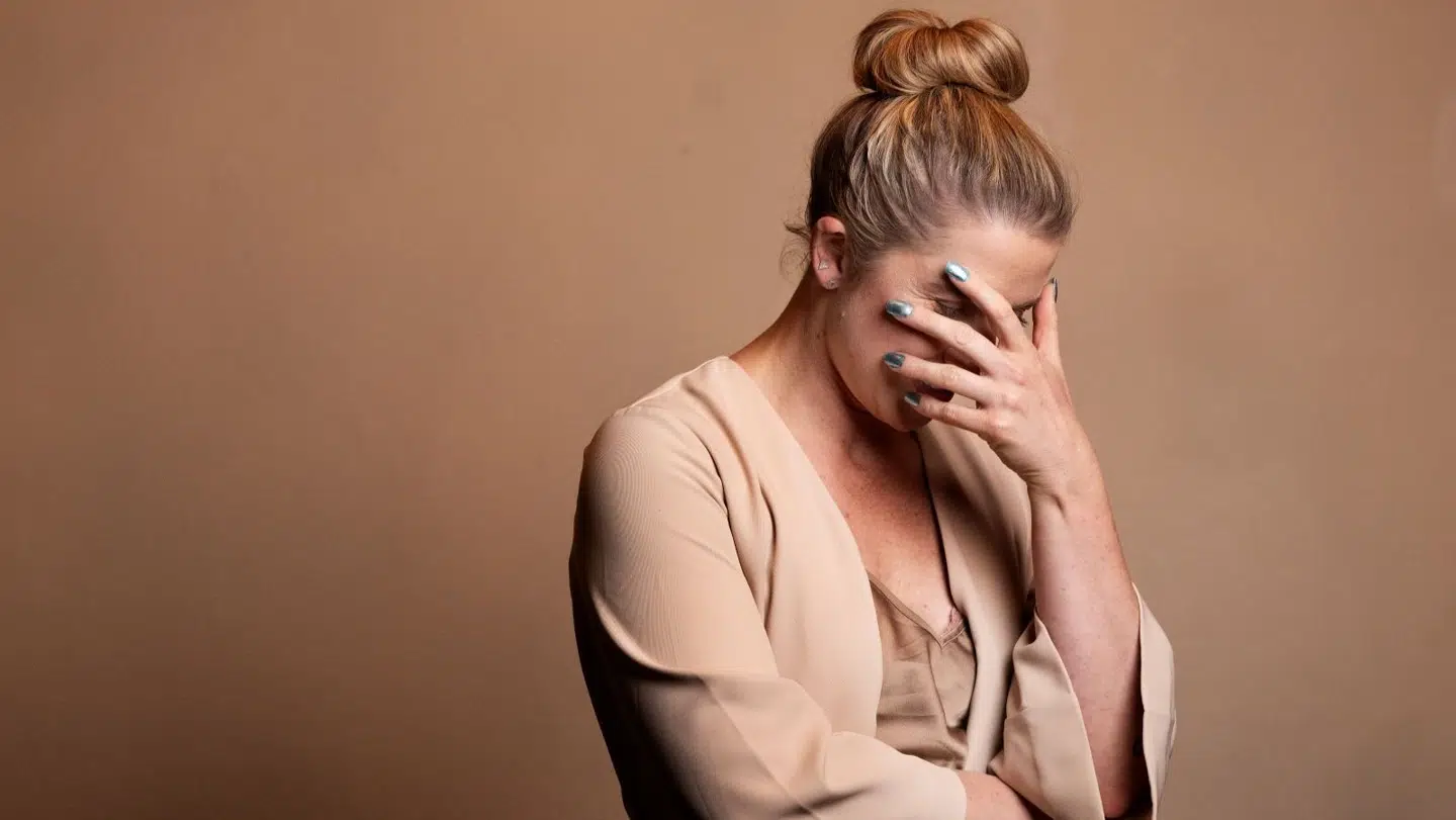 Tivolirevyens nye stjerne, skuespillerinden Sicilia Gadborg, åbner op om sit akavede møde med dronning Margrethe. Foto: Bax Lindhardt.