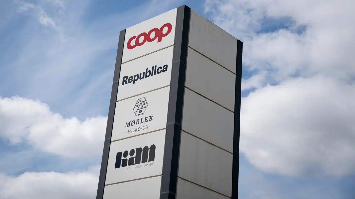 Coop amba og OK amba ejer udover dagligevarebutikerne også FDB Møbler og reklamebureauet Republica.