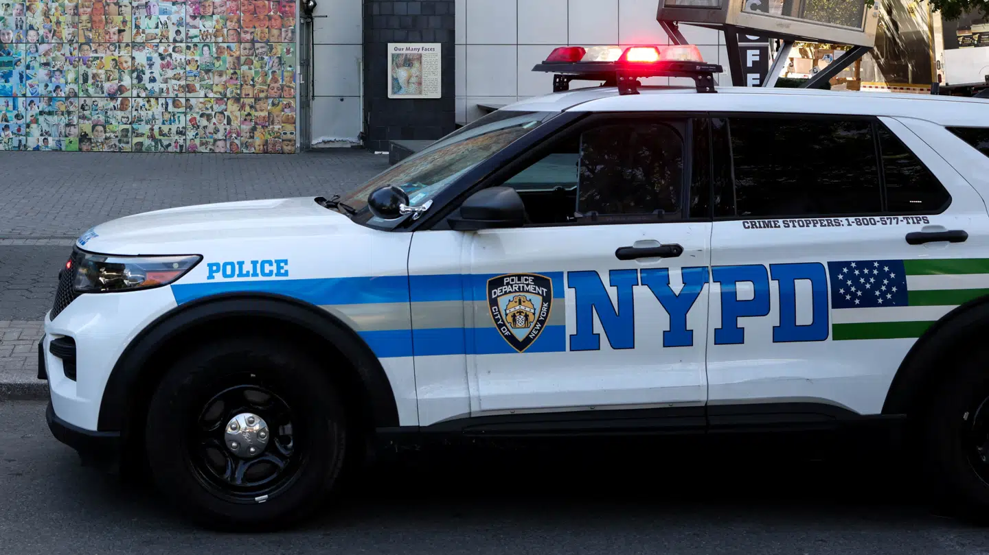 En kvinde mistede livet, da en medpatient overfaldt hende på hospitalet.