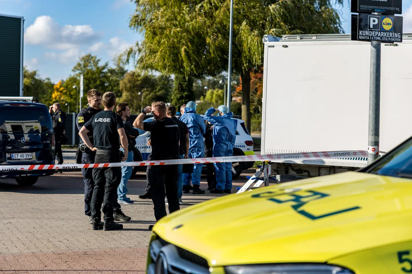 Både politiet og ambulance rykkede fredag ud til Industriskellet i Ishøj, efter at der havde været et skyderi. (Arkivfoto).