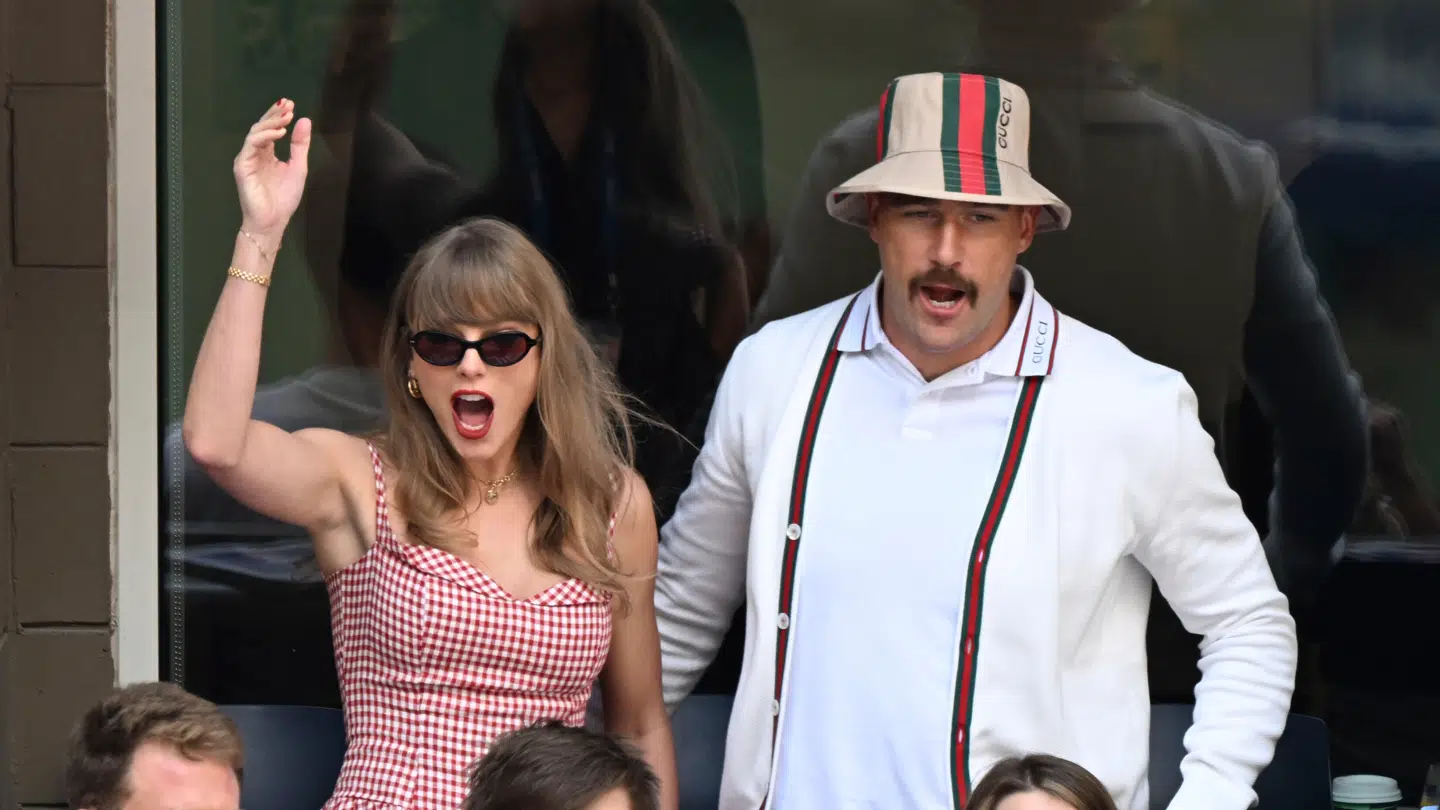 NFL-stjernen faldt på knæ i august og friede til Taylor Swift.