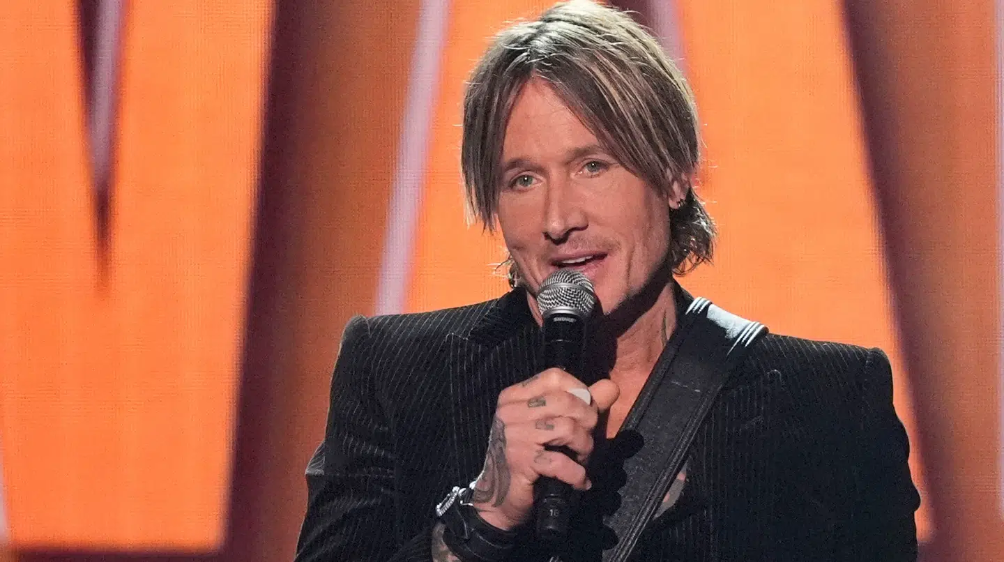 Keith Urban var torsdag tilbage på scenen efter nyheden on separationen fra sin hustru, Nicole Kidman.