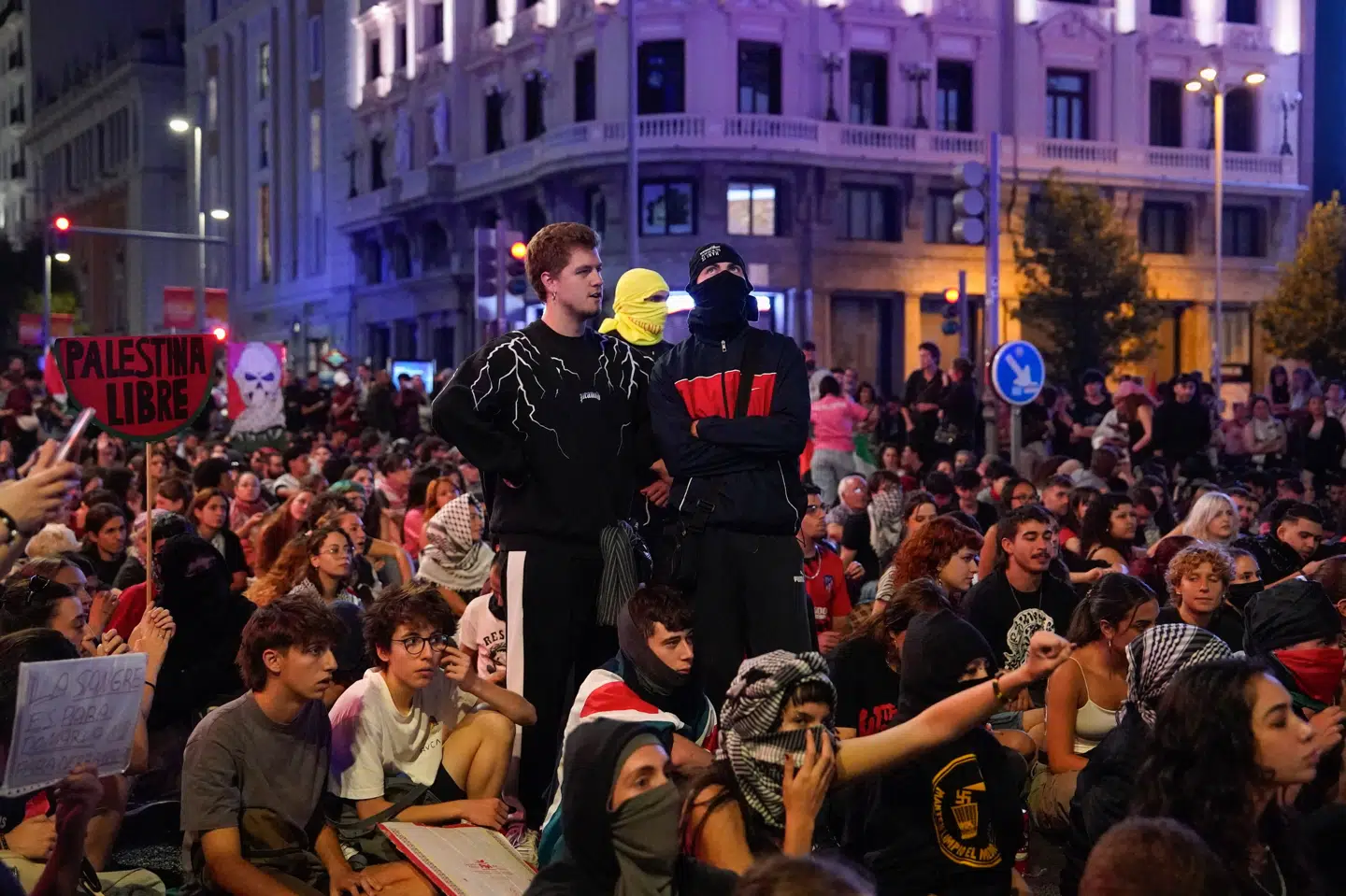 Billede fra lørdag af demonstranter i Madrid. Her var der ifølge myndighederne knap 92.000 deltagere.