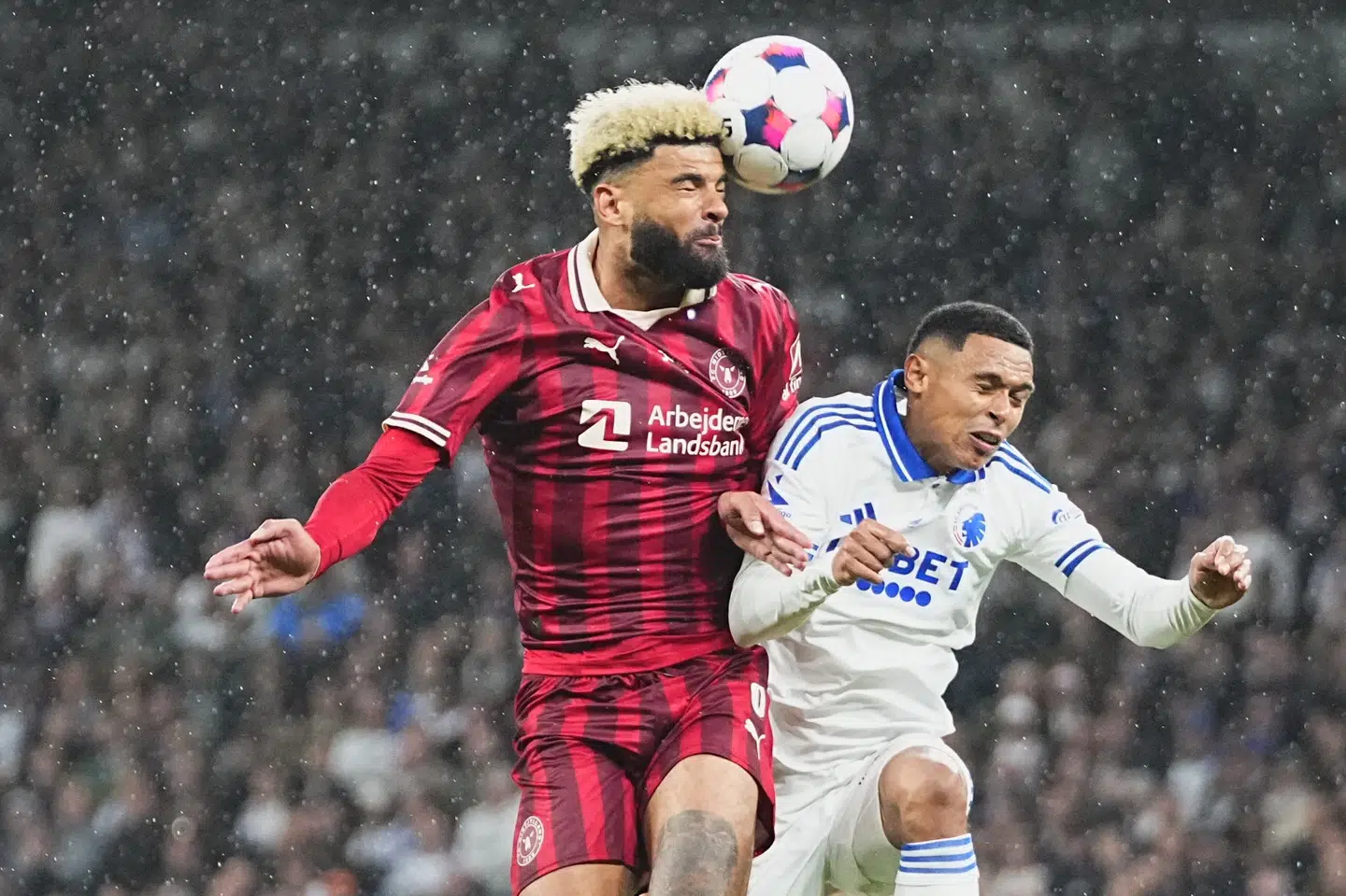 Der var masser af hårde nærkampe i 1-1-kampen mellem FC København og FC Midtjylland i Parken.