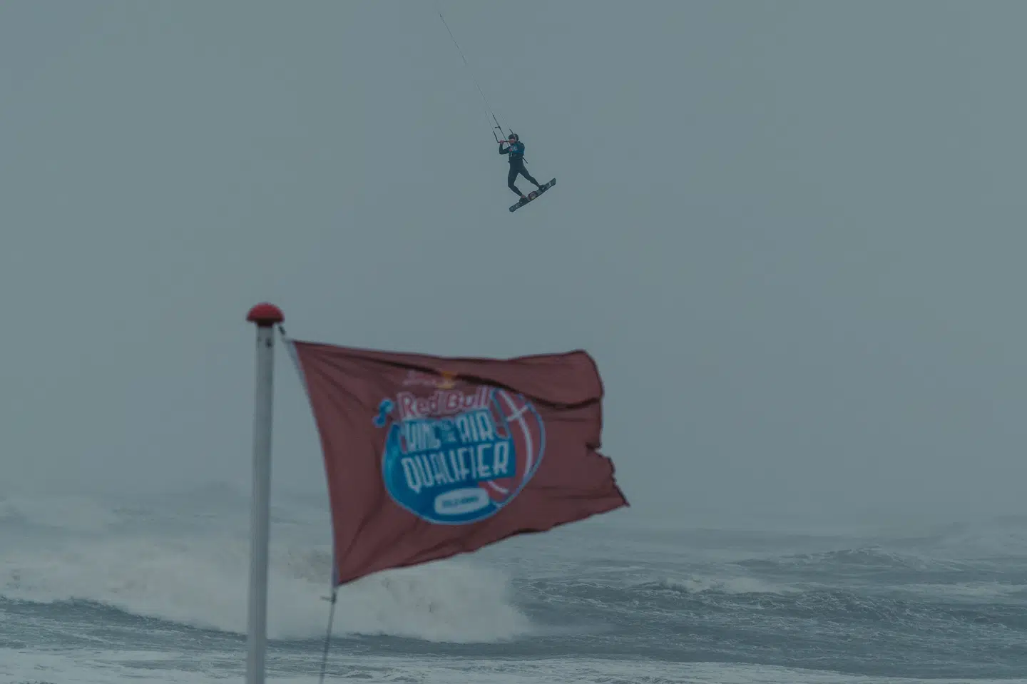 Der var optimale forhold for kitesurferne i det nordvestjyske. Foto: Yde Media.