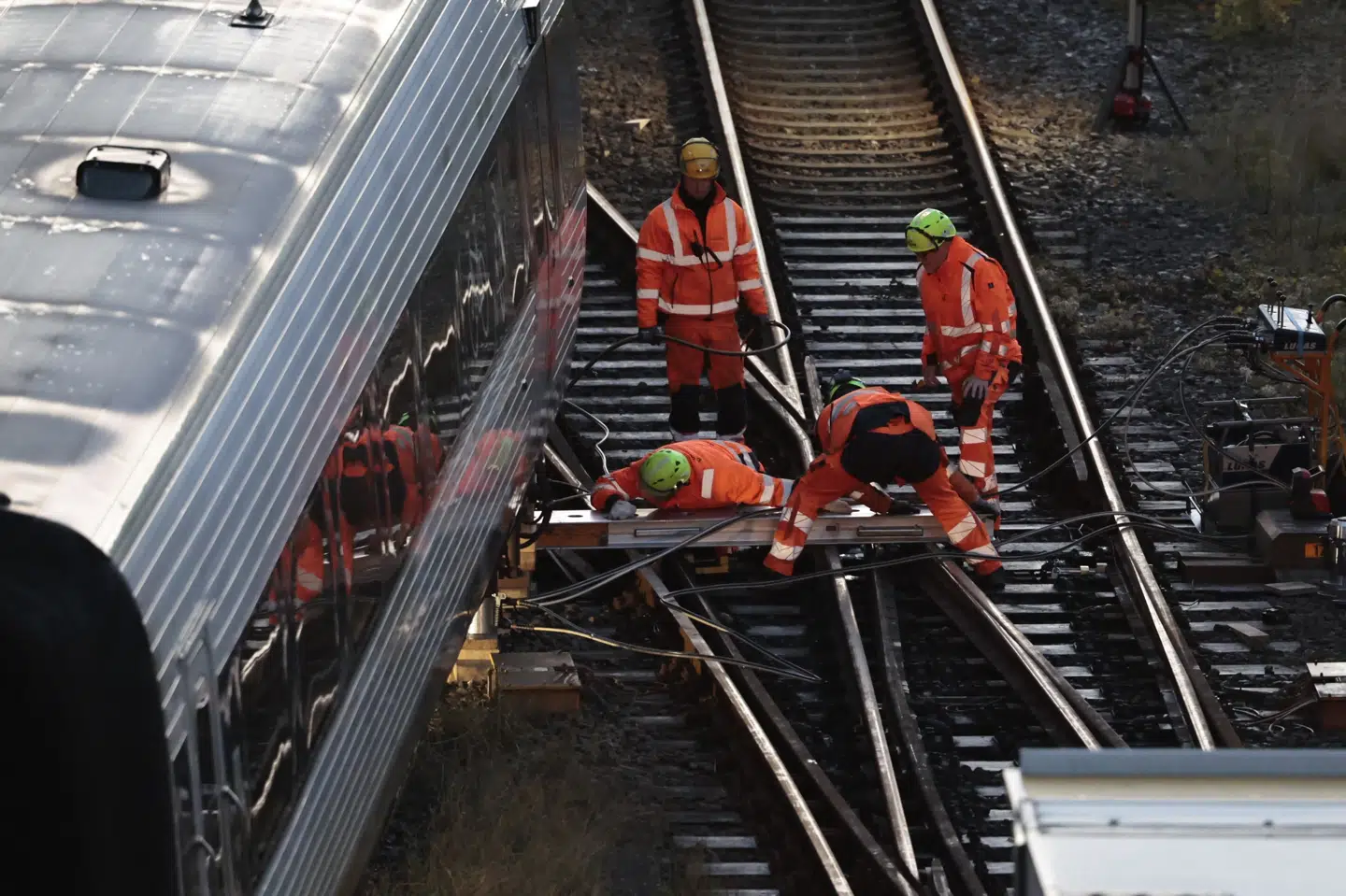 Togtrafikken på Aarhus H er mandag morgen og formiddag indstillet på grund af et afsporet tog.