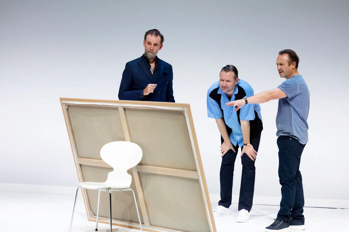 Venskabets kunst: Mads Wille, Jens Jacob Tychsen og Lars Ranthe i omhyggeligt afstemt samspil i »Kunst«.