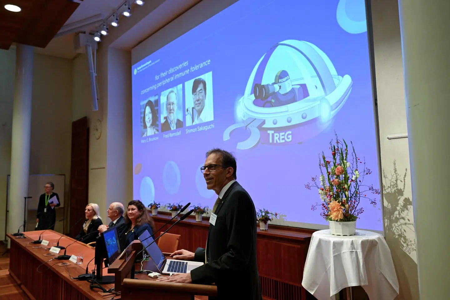 Nobelprisen for medicin blev uddelt ved Karolinska Institutet i Stockholm mandag.