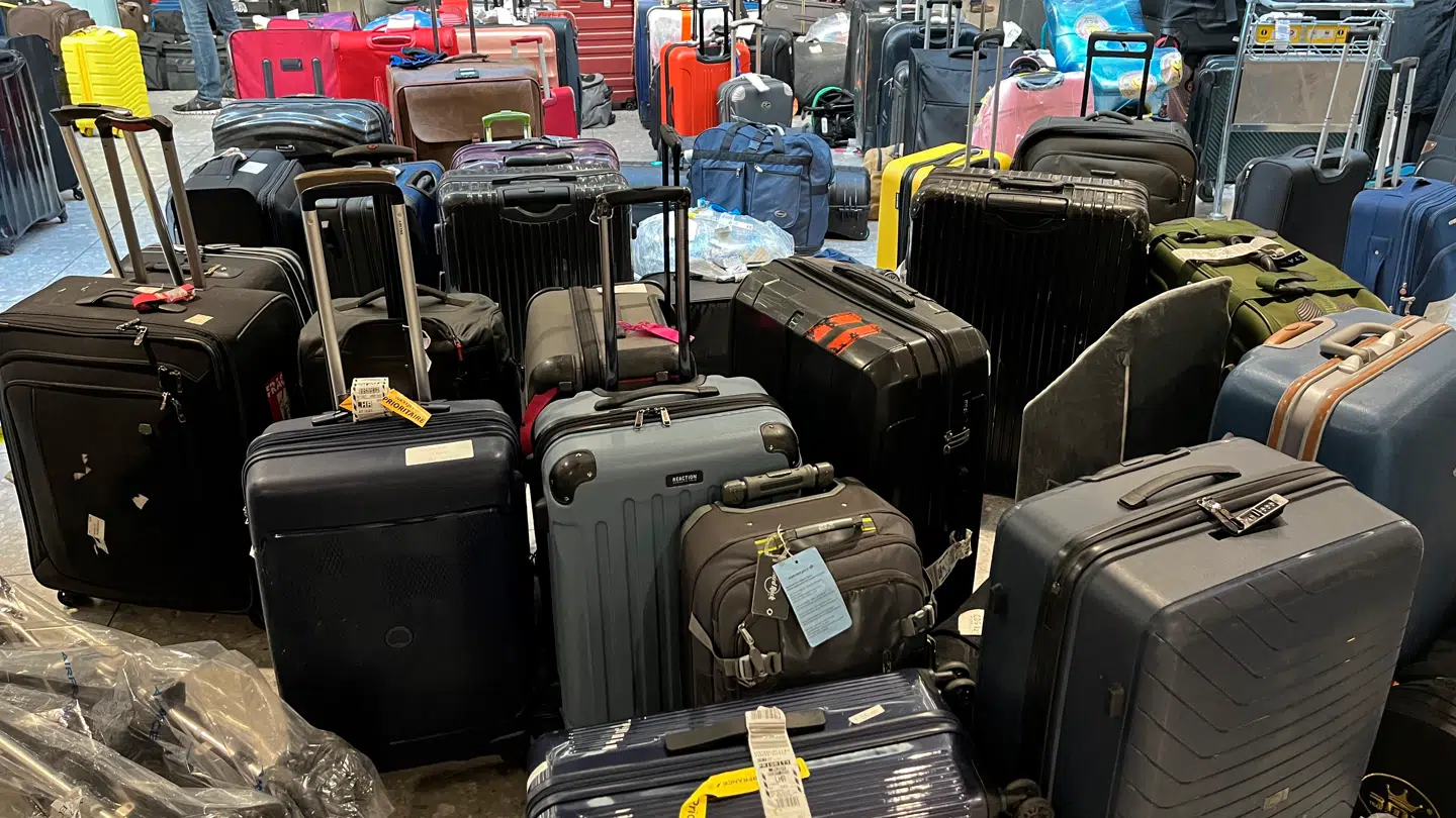 Arne Voll, der er kommunikationschef hos forsikringsselskabet Gjensidige i Norge, advarer mod at lægge værdigenstande som foto- og computerudstyr, smykker, ure og kontanter i den indcheckede bagage. (Arkivfoto).