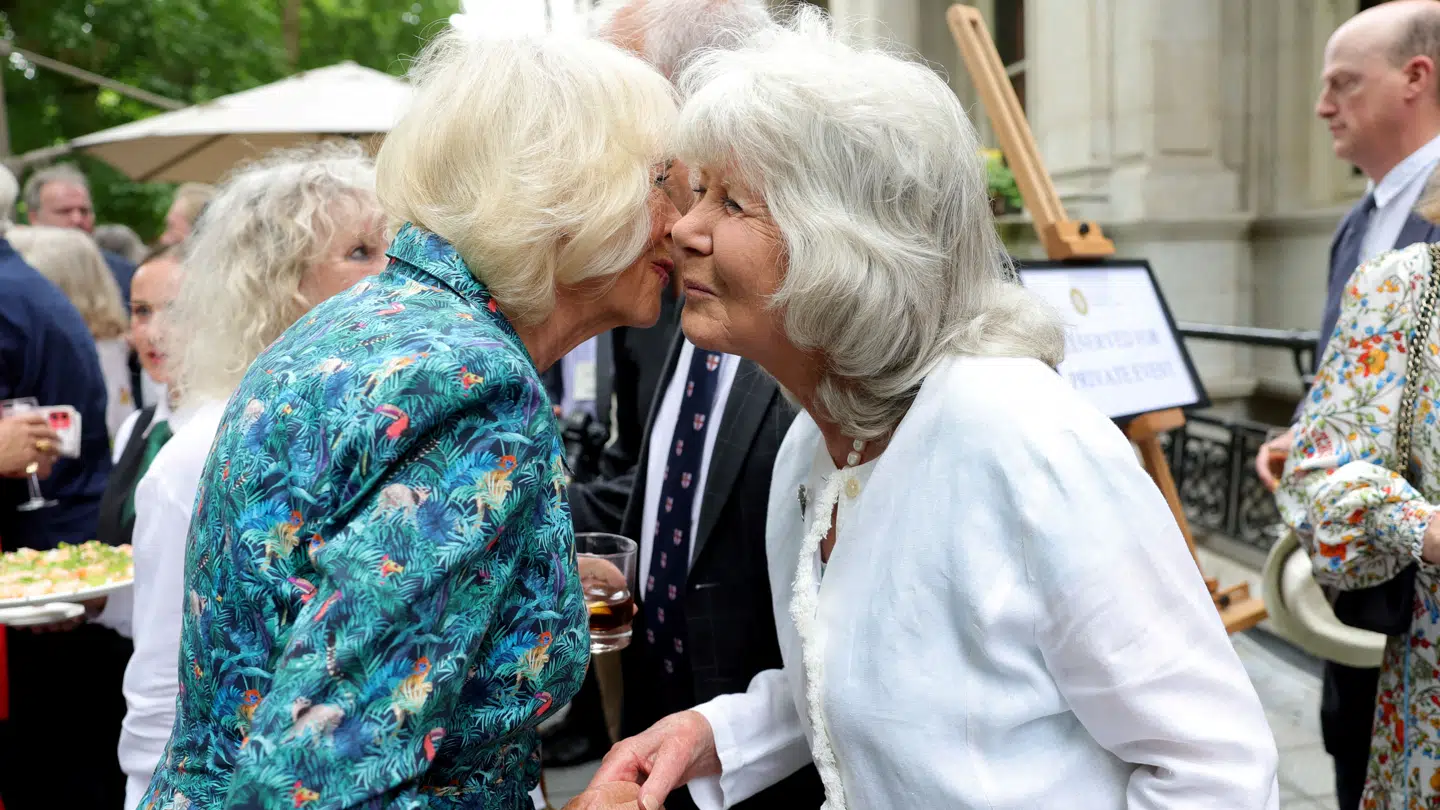 Dronning Camilla og hendes veninde Dame Jilly Cooper til dronningens 75 års fødselsdag i 2022.