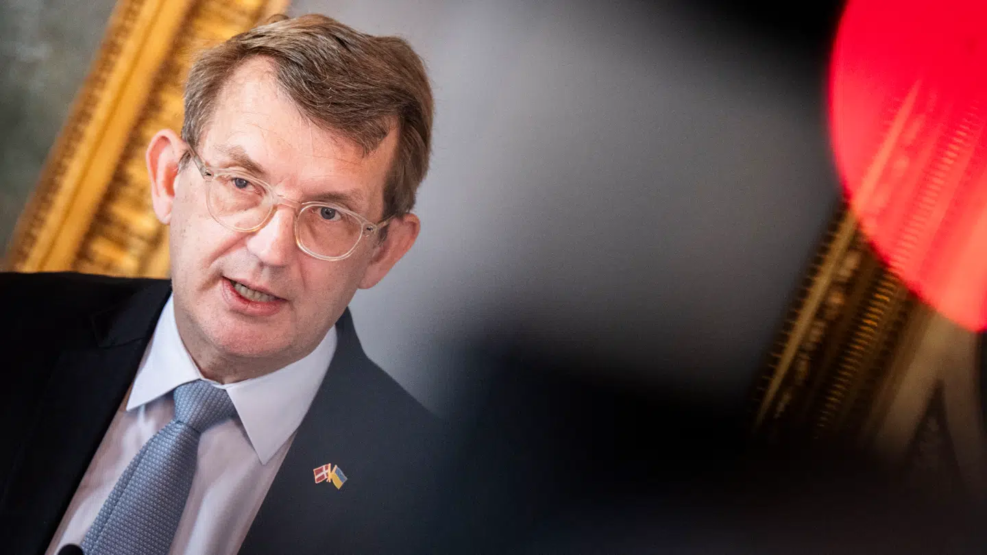 Forsvarsminister og Venstre-formand Troels Lund Poulsen går glip af Folketingets åbning tirsdag.