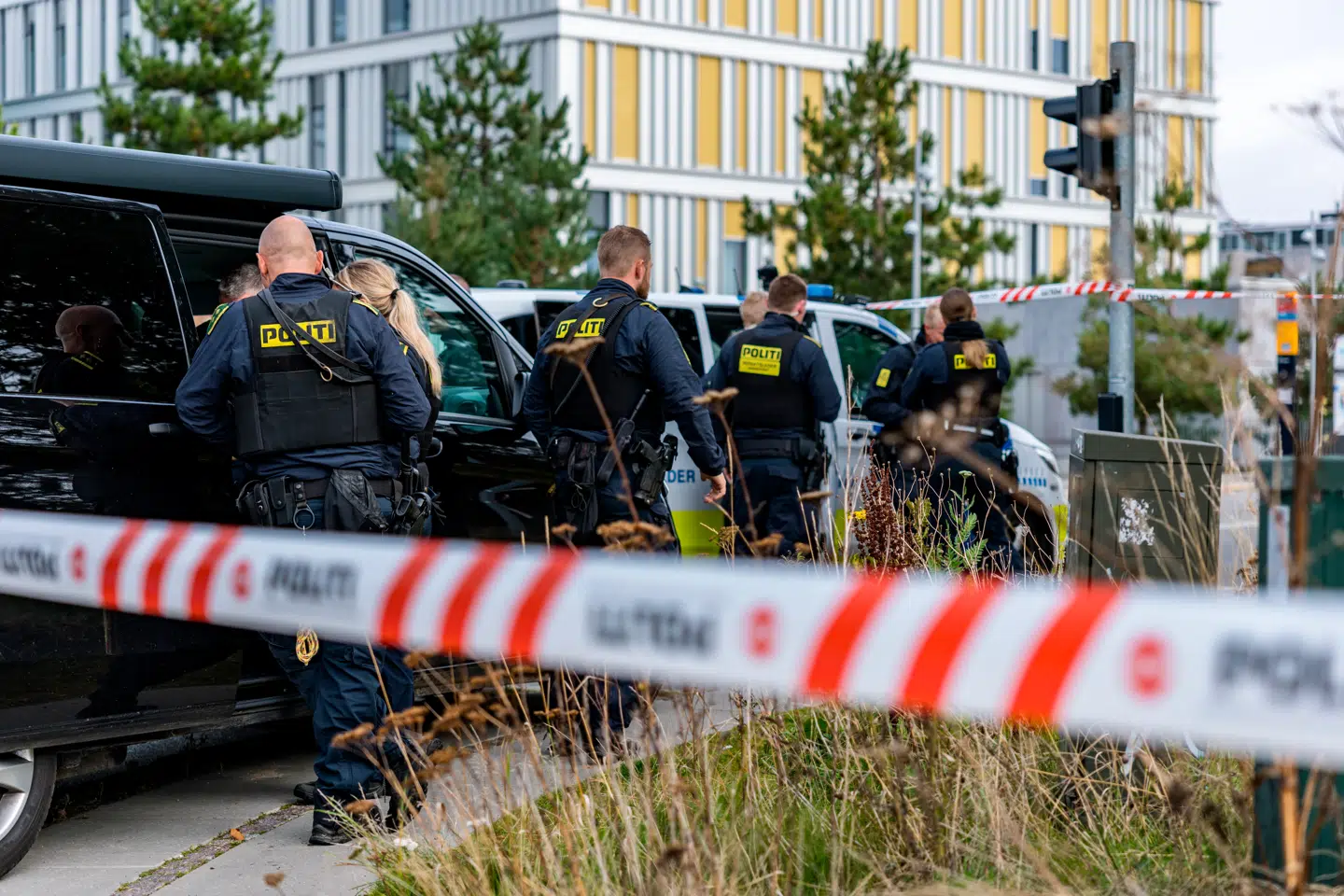 Politiet er til stede i Hvidovre i forbindelse med et knivstikkeri.