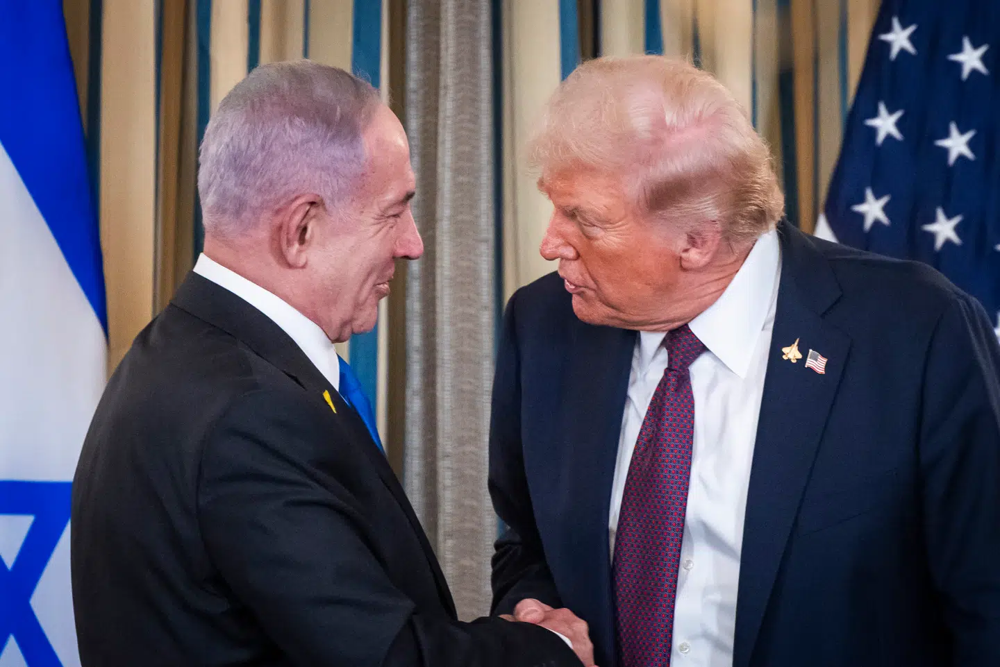 Donald Trump og Benjamin Netanyahu. Skaber Trump fred i Mellemøsten kan han godt få Nobels Fredspris. Men det sker nok ikke i år.
