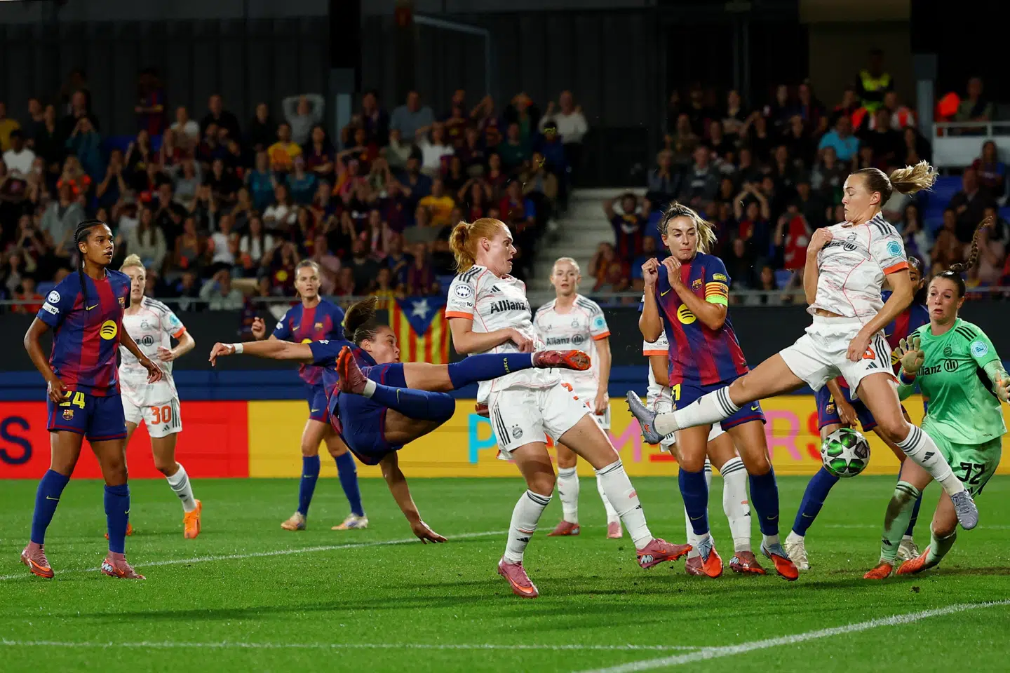 Den polske angrebsprofil Ewa Pajor blev dobbelt målscorer i storsejren over Bayern München.