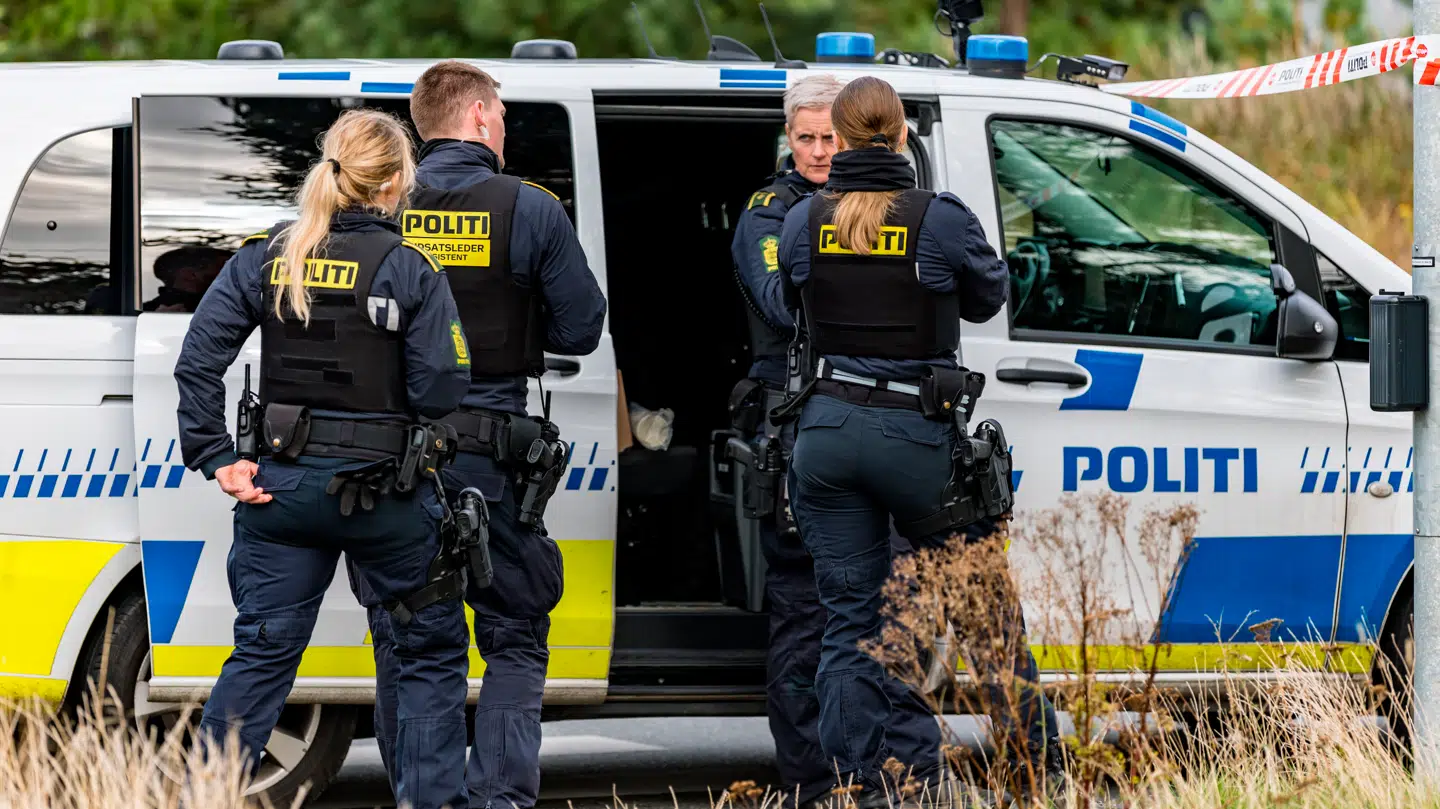 Politiet er til stede på Kettegård alle i Hvidovre i forbindelse med et knivstikkeri tirsdag den 7. oktober 2025.