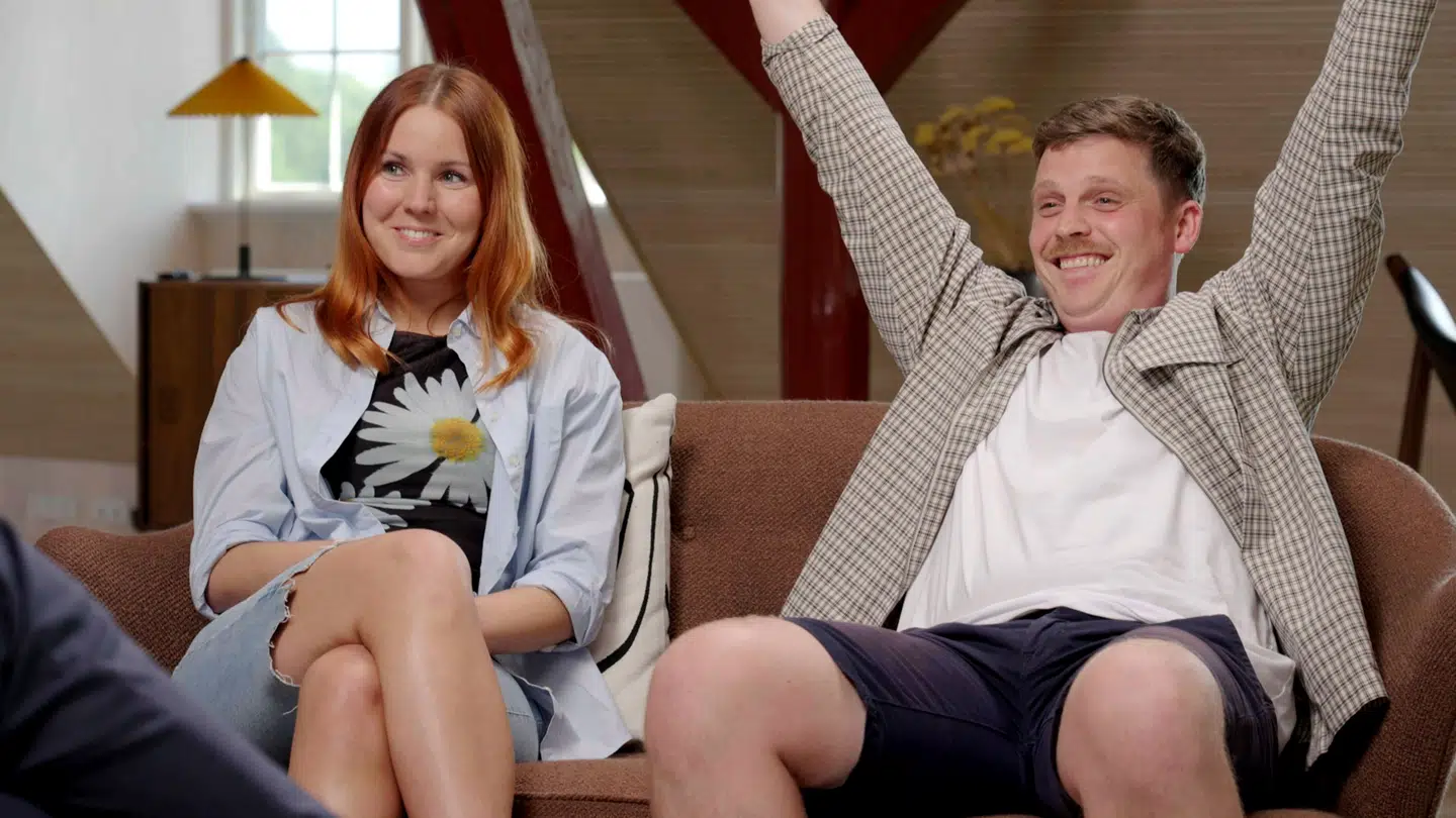 Amalie Klæstrup og Otto Olrik skal igennem op- og nedture i sidste afsnit af 'Gift ved første blik', hvor de tager på glamping og ender med at vælge at forblive gift. Foto: Snowman Productions
