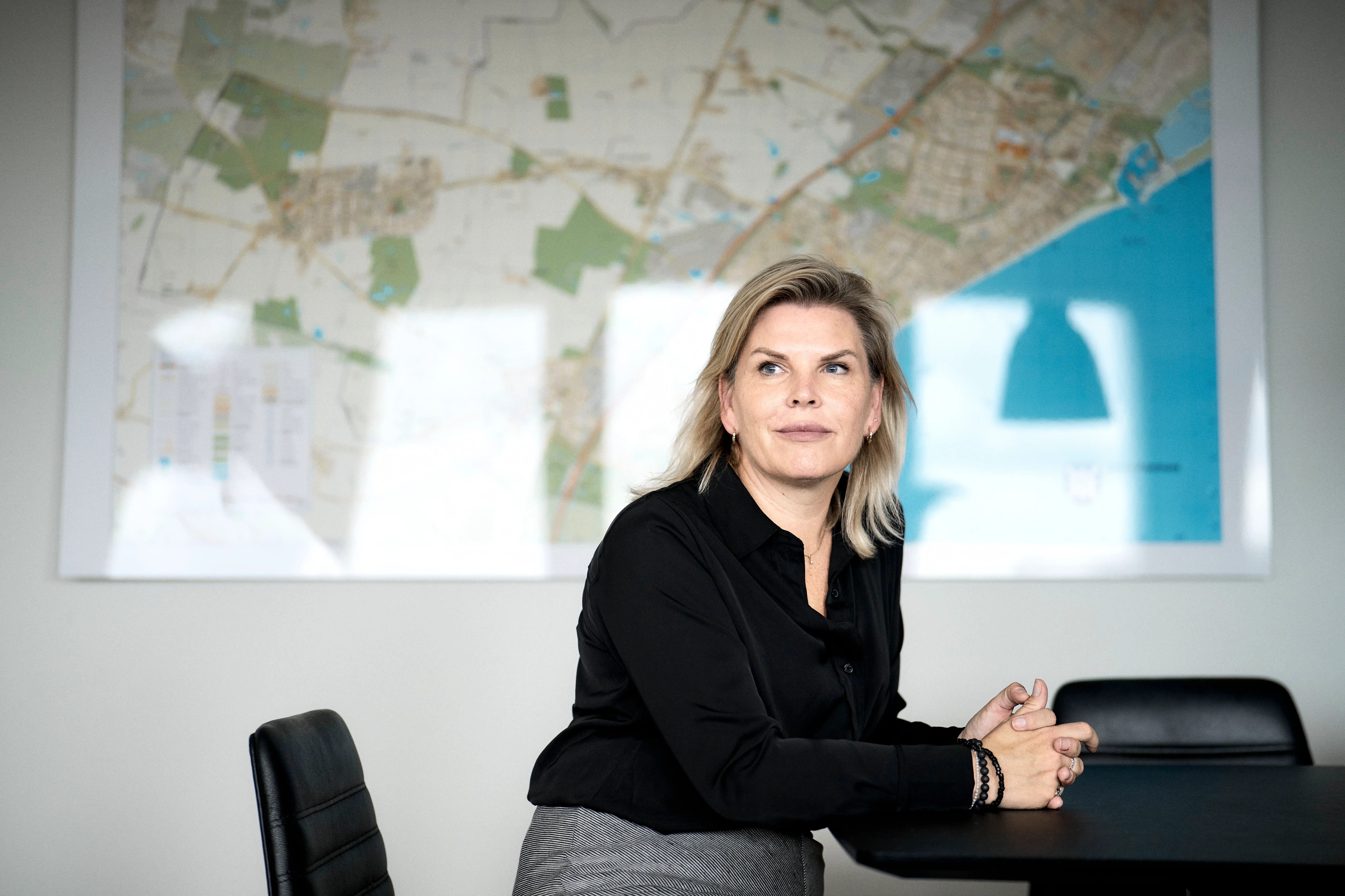 Der blev kastet sten ind ad borgmesters ruder og en flaske med benzin mod huset. Men det var ikke det groveste