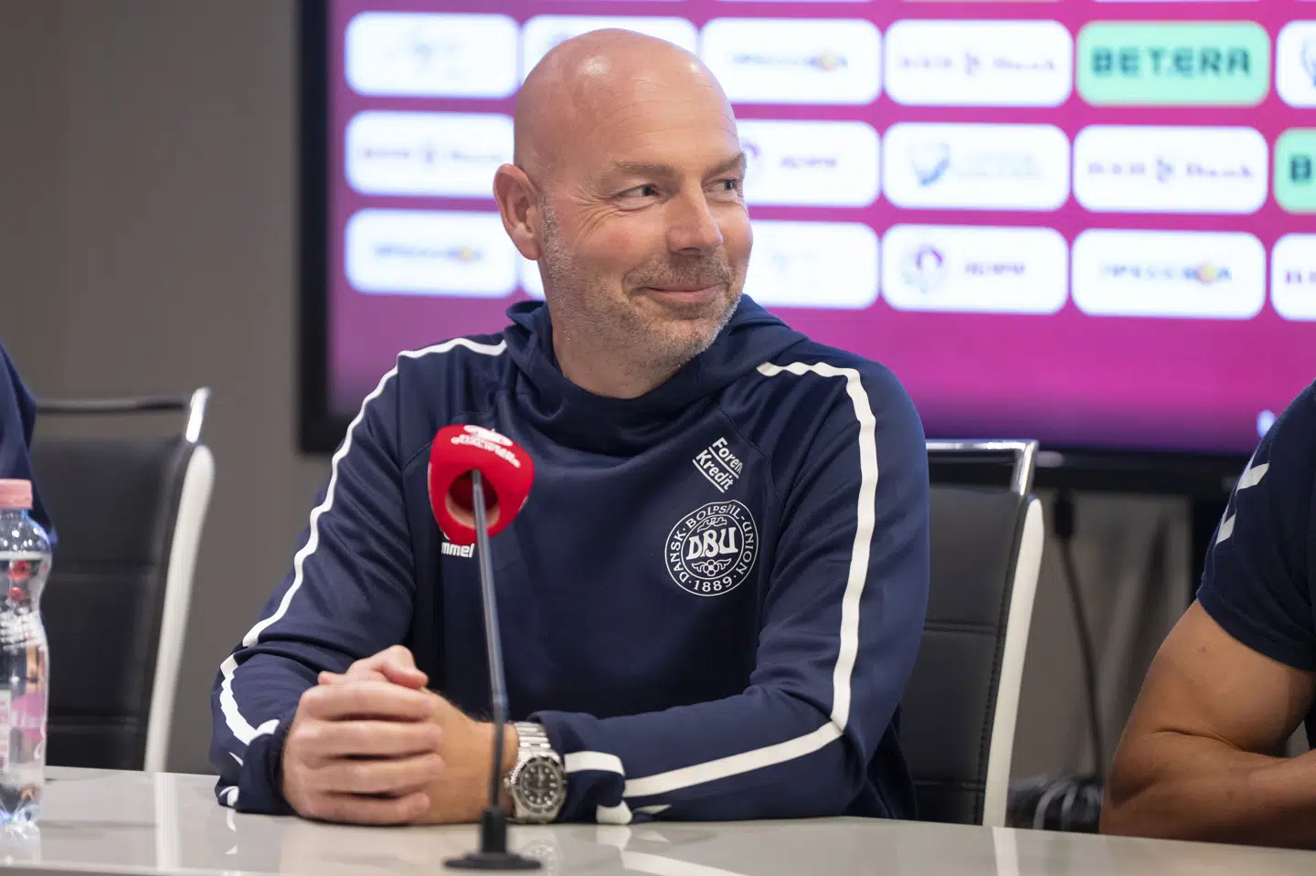 Brian Riemers hold har fået fire point i løbet af de to første kampe i VM-kvalifikationen.