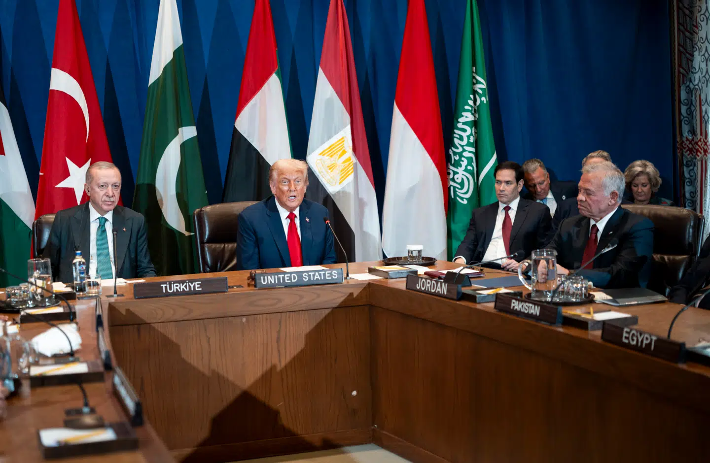 Ifølge The National News, et medie fra De Forenede Arabiske Emirater, var det ved dette møde i FN i september, at Donald Trump præsenterede sin fredsplan for ledere fra Qatar, Jordan, Tyrkiet, Pakistan, Indonesien, Egypten, Emiraterne og Saudi-Arabien.