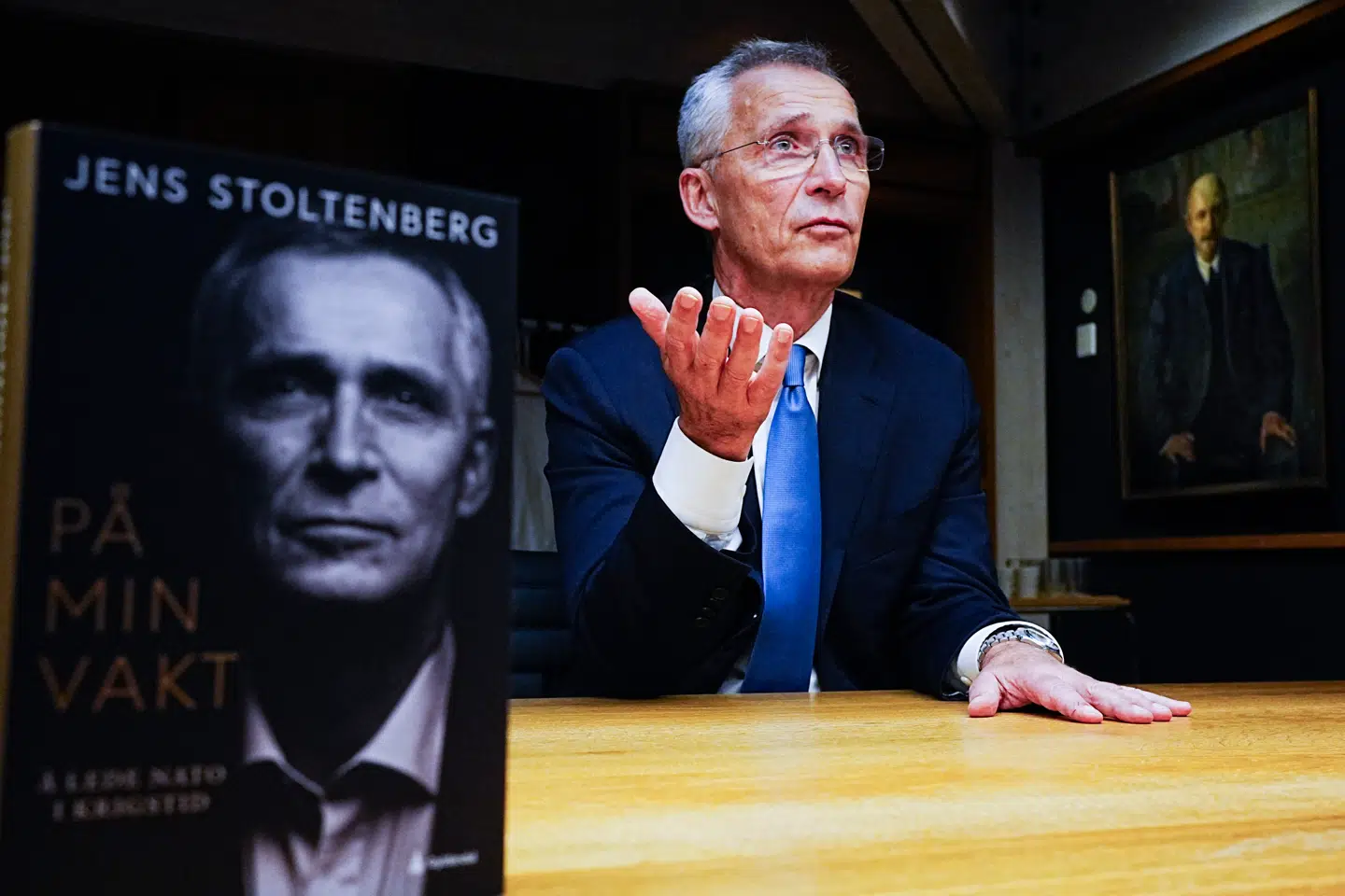 Jens Stoltenbergs nye bog kvitteres af Berlingskes anmelder med fem stjerner. Det er et indblik i NATOs maskinrum og Stoltenbergs arbejde i en dramatisk periode for forsvarsalliancen.