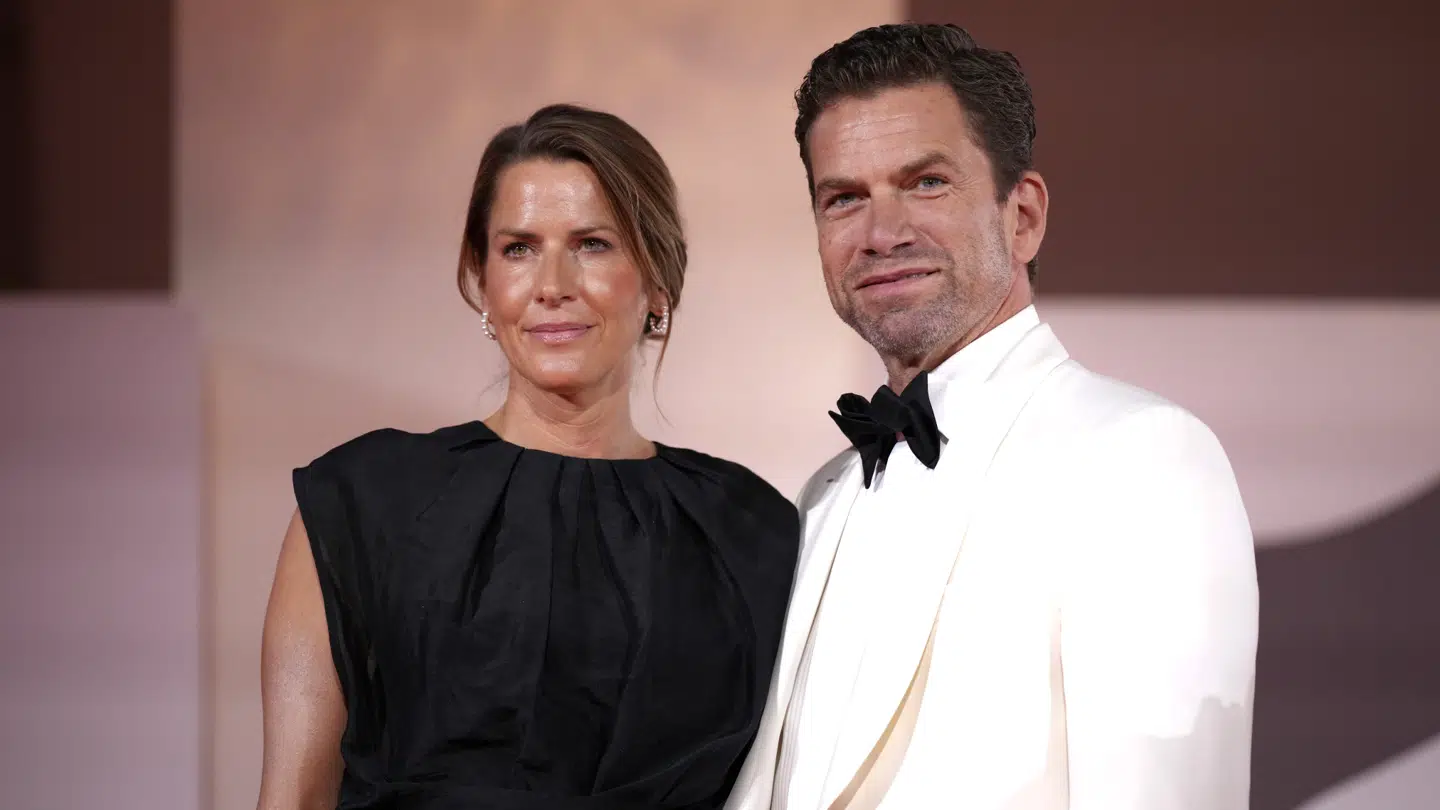 (Arkiv) Hustru Anne Langkilde og Nikolaj Lie Kaas ved premieren af 'Den sidste viking' i Venedig til filmfestivalen i august.