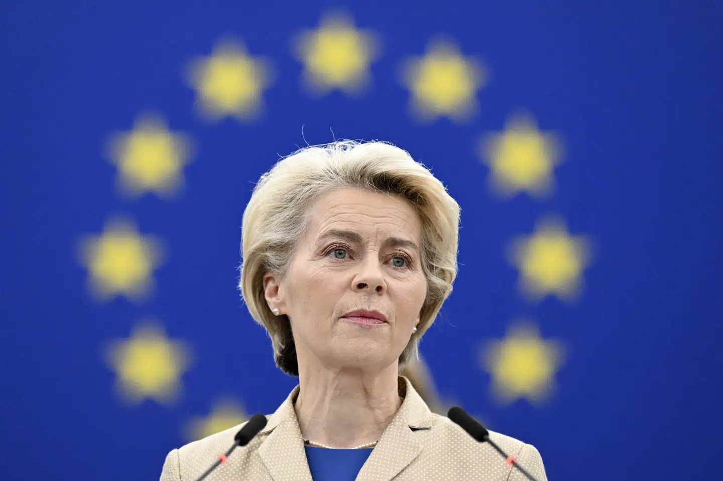 EU-Kommissionens formand, Ursula von der Leyen, opfordrede mandag til samling, da hun blev stillet over for to mistillidsafstemninger. Den appel virkede tilsyneladende. I hvert fald overlevede hun torsdag begge afstemninger, da EU-Parlamentet stemte i Strasbourg (Arkivfoto).