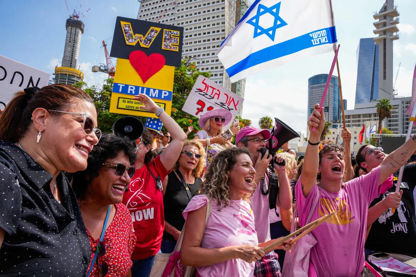 Nyheden om en aftale mellem Israel og Hamas har affødt stor glæde i Israel - her i storbyen Tel Aviv.
