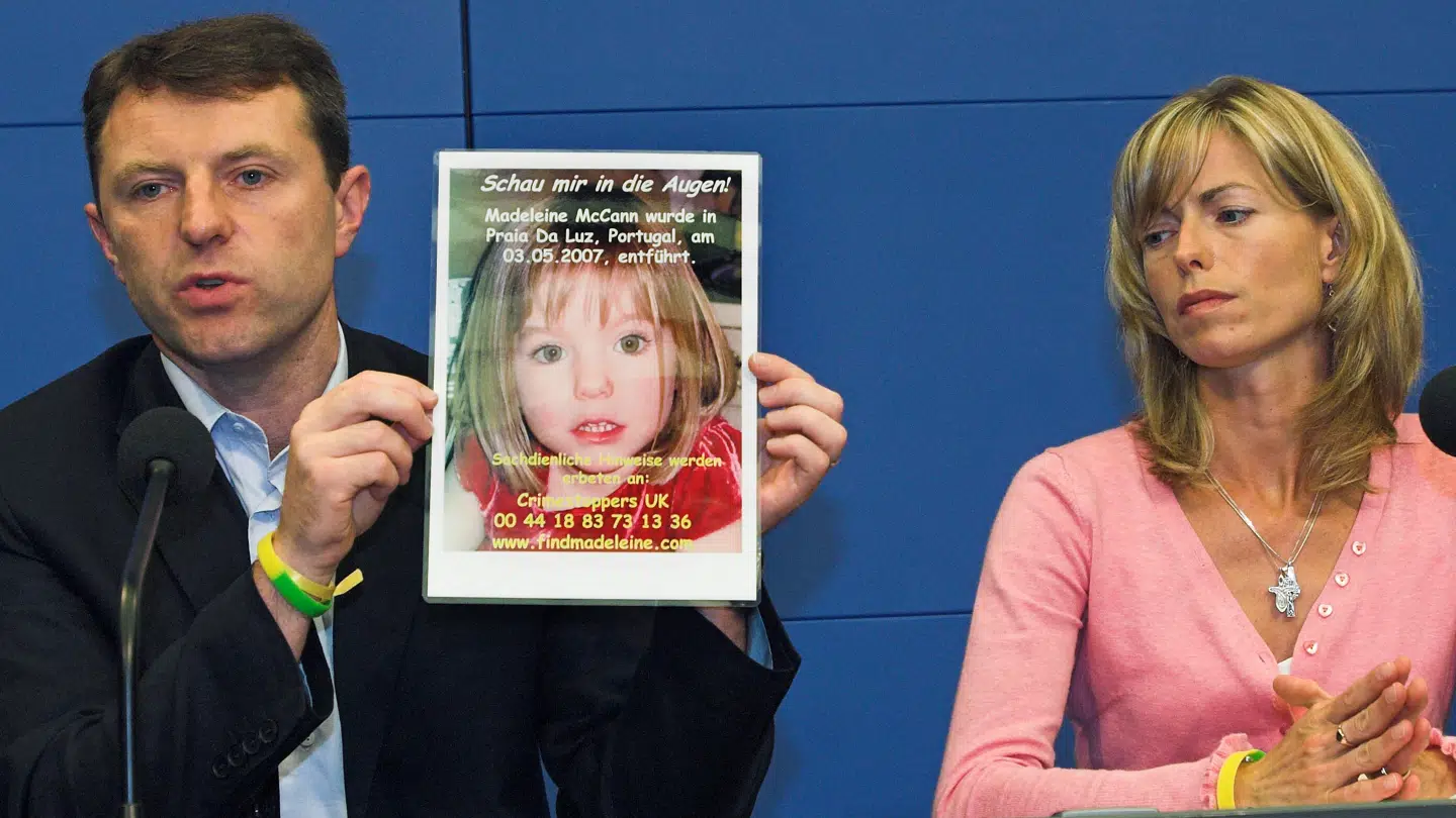 Gerry og Kate McCann fotograferet under eftersøgningen af deres datter umiddelbart efter, at hun forsvandt. (Arkivfoto)