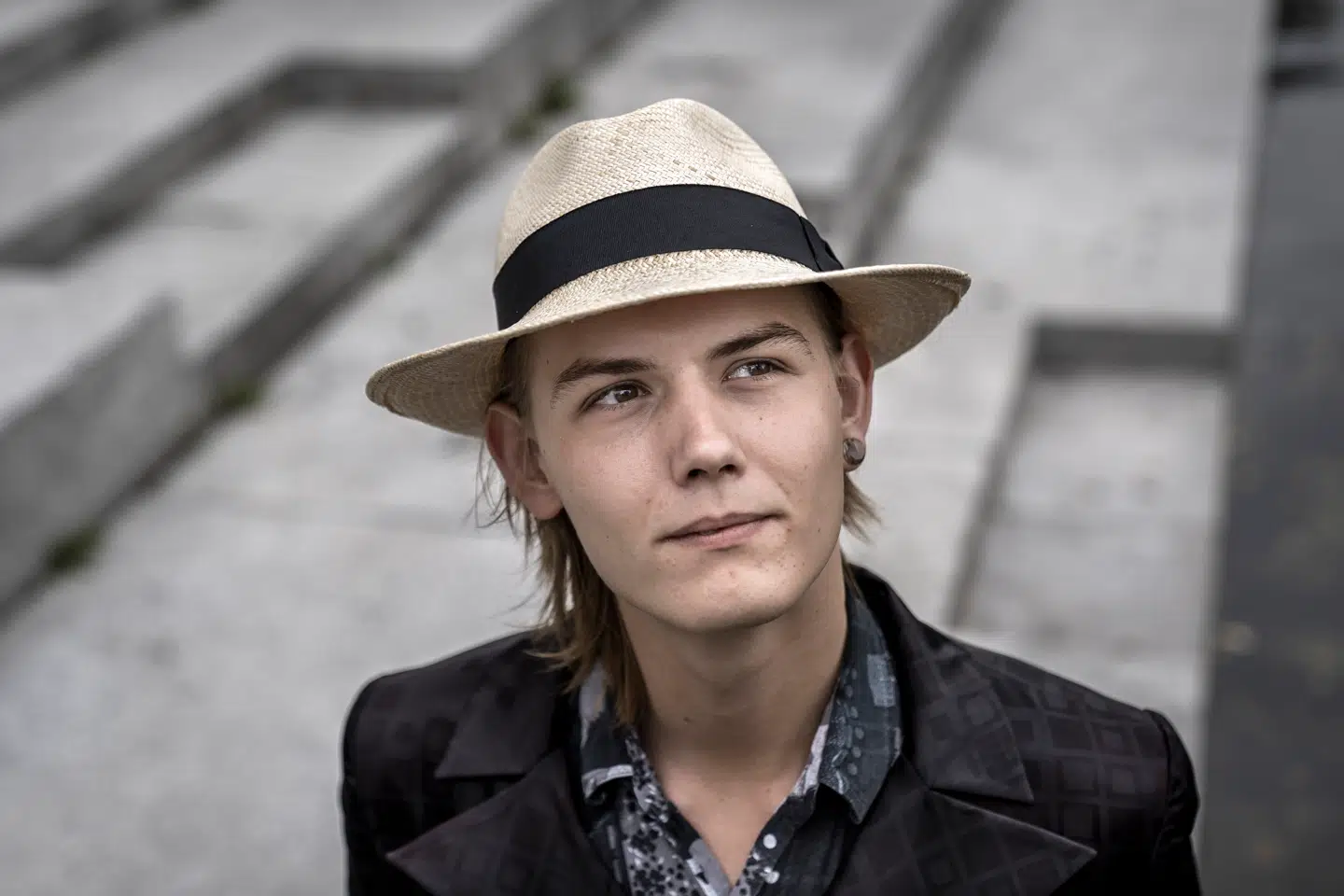 Efter at det væltede ind med kritik fra flere politiske partier, blev Harald Toksværd fyret efter blot tre måneder på DRs talenthold – men nu kan han se frem til at indgå i et »genopdragelsesprojekt« på r8Dio.