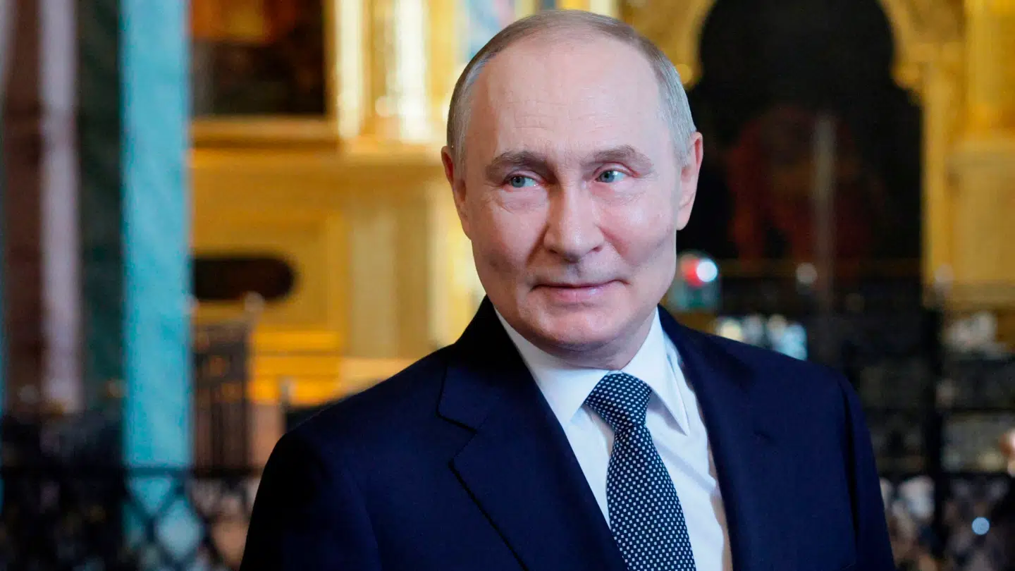 Tiden arbejder måske ikke længere for Vladimir Putin i spørgsmålet om Ukraine, mener eksperter.
