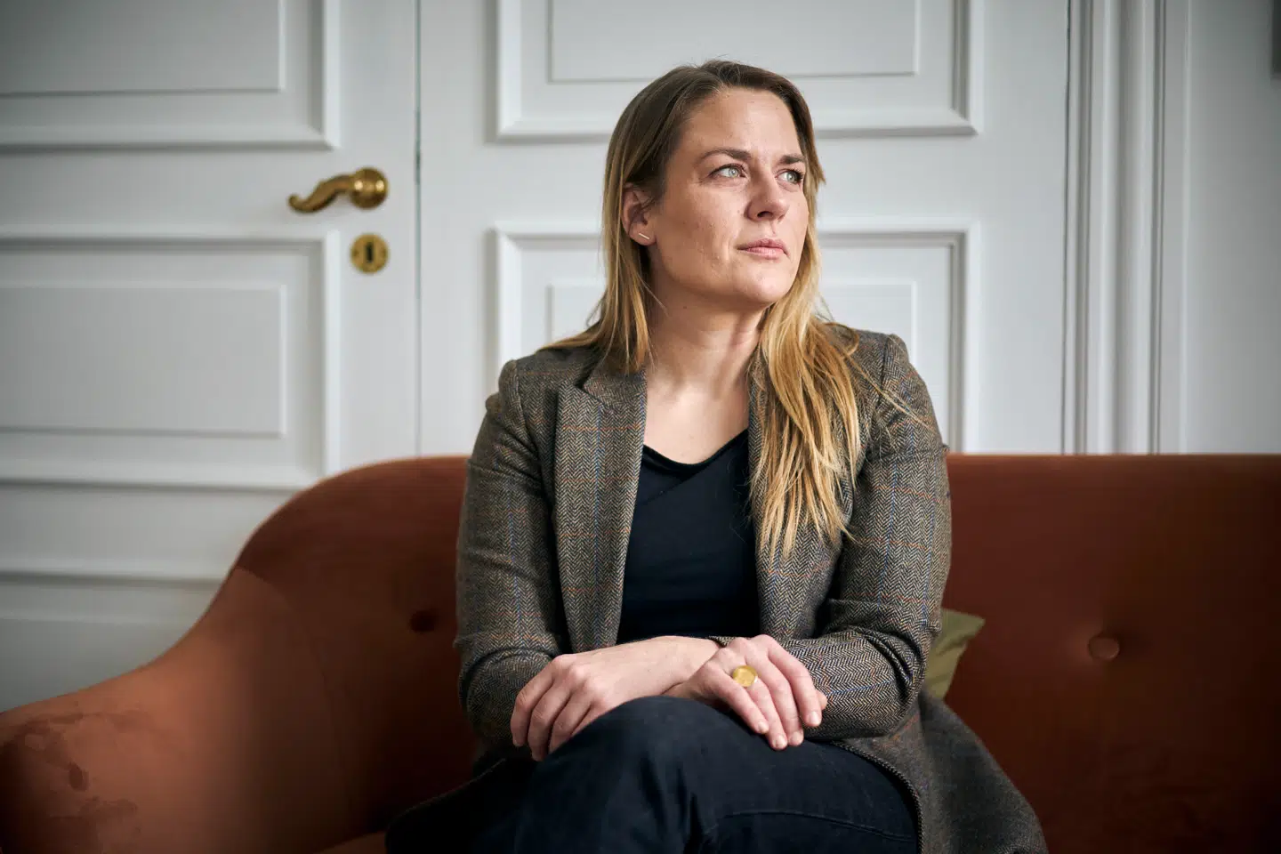 »Skal vi virkelig tilbage til barndommen«, kan klienter finde på at spørge Johanne Stentoft. Svaret er ja, mener hun. For det er der, vi finder årsagen til de livsmønstre, der styrer vores liv.